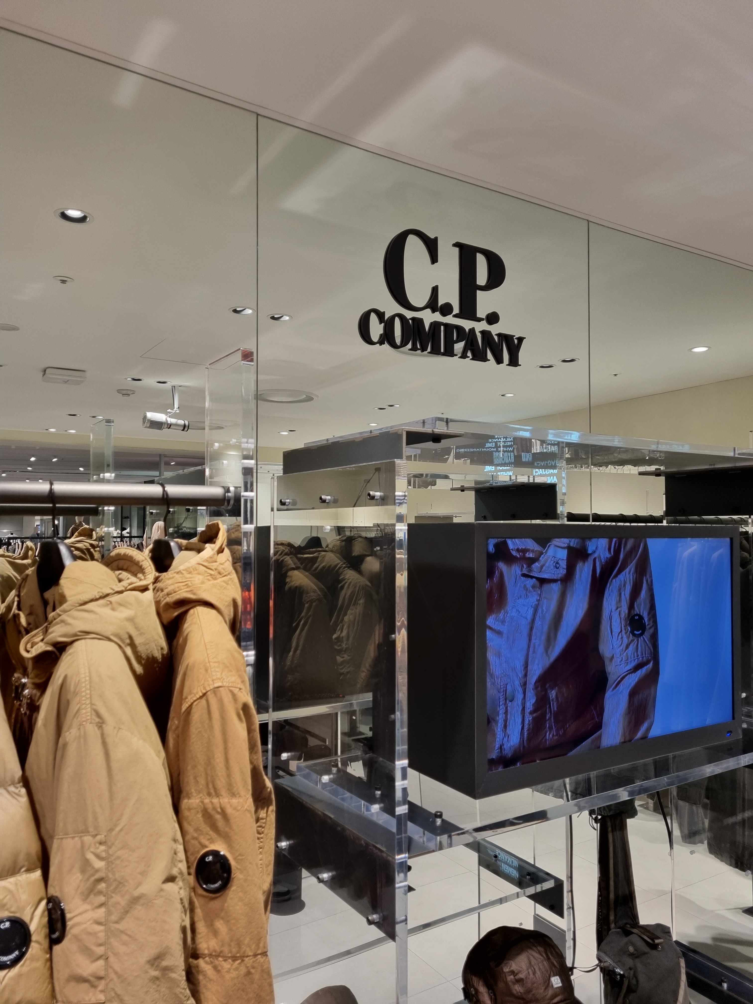 C.P. Company Chrome-R Goggle Overshirt Cobblestone - 23SS 착용 스타일 - 1