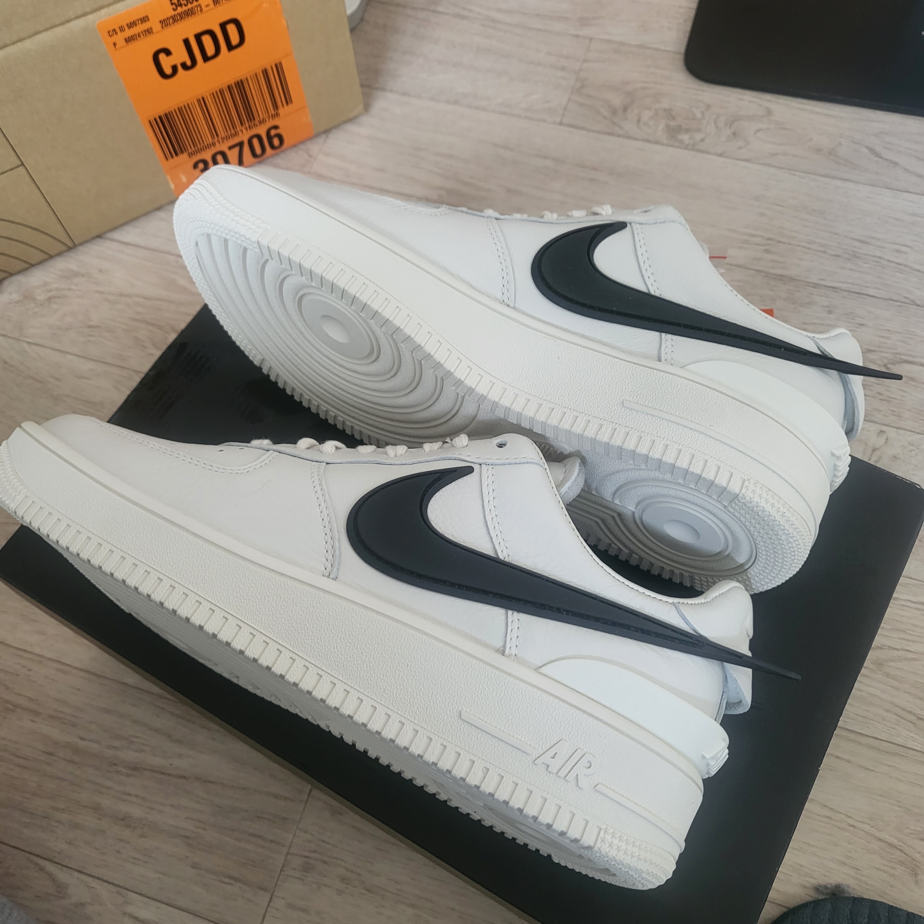 Nike x Ambush Air Force 1 Low SP Phantom 착용 스타일 - 3