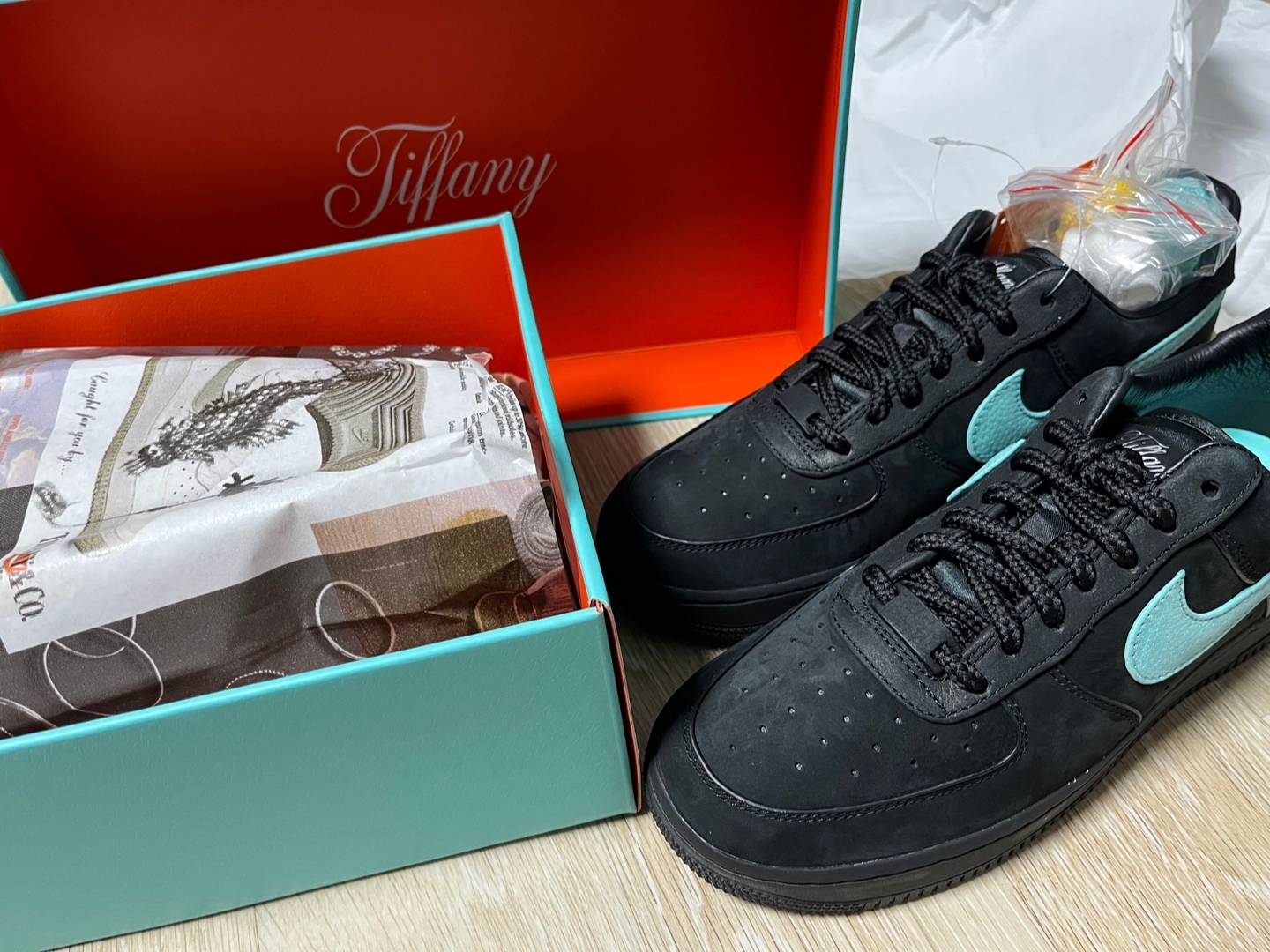 Nike x Tiffany & Co. Air Force 1 Low SP 1837 착용 스타일