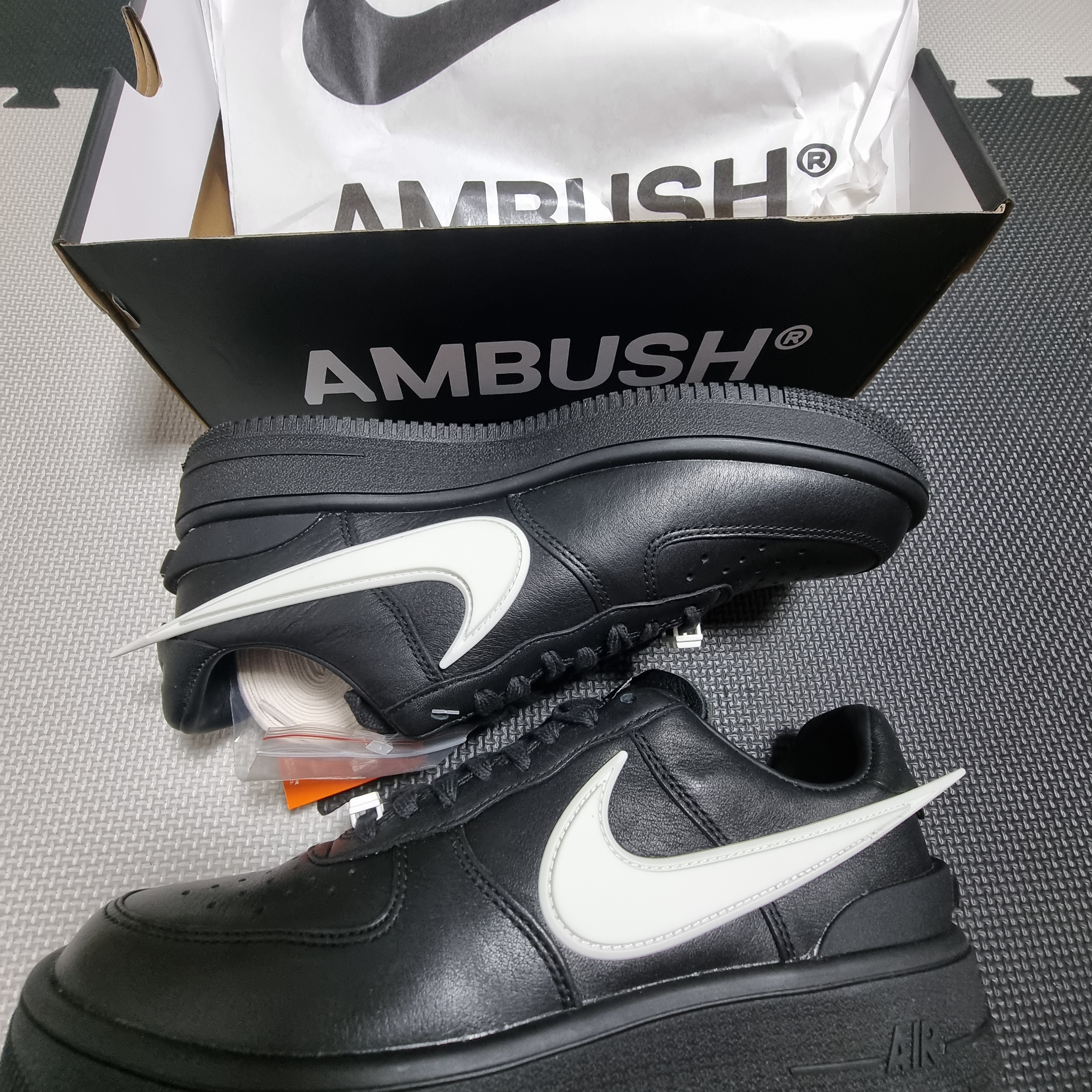 Nike x Ambush Air Force 1 Low SP Black 착용 스타일 - 3