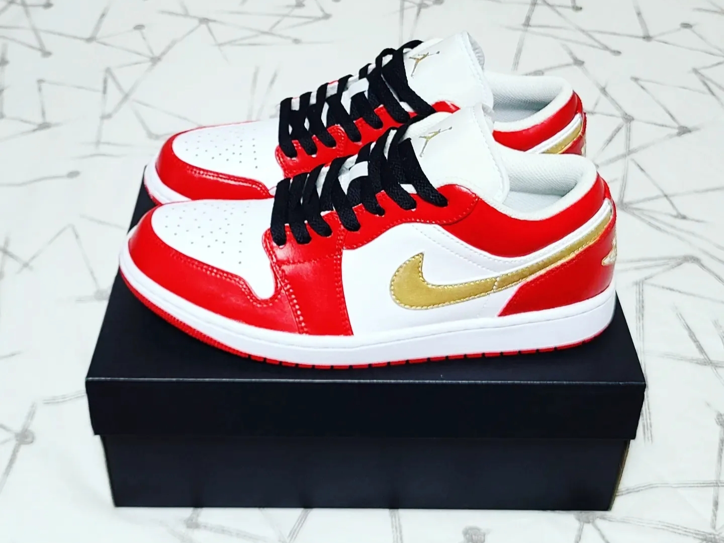 Jordan 1 Low Triple White 착용 스타일 - 2