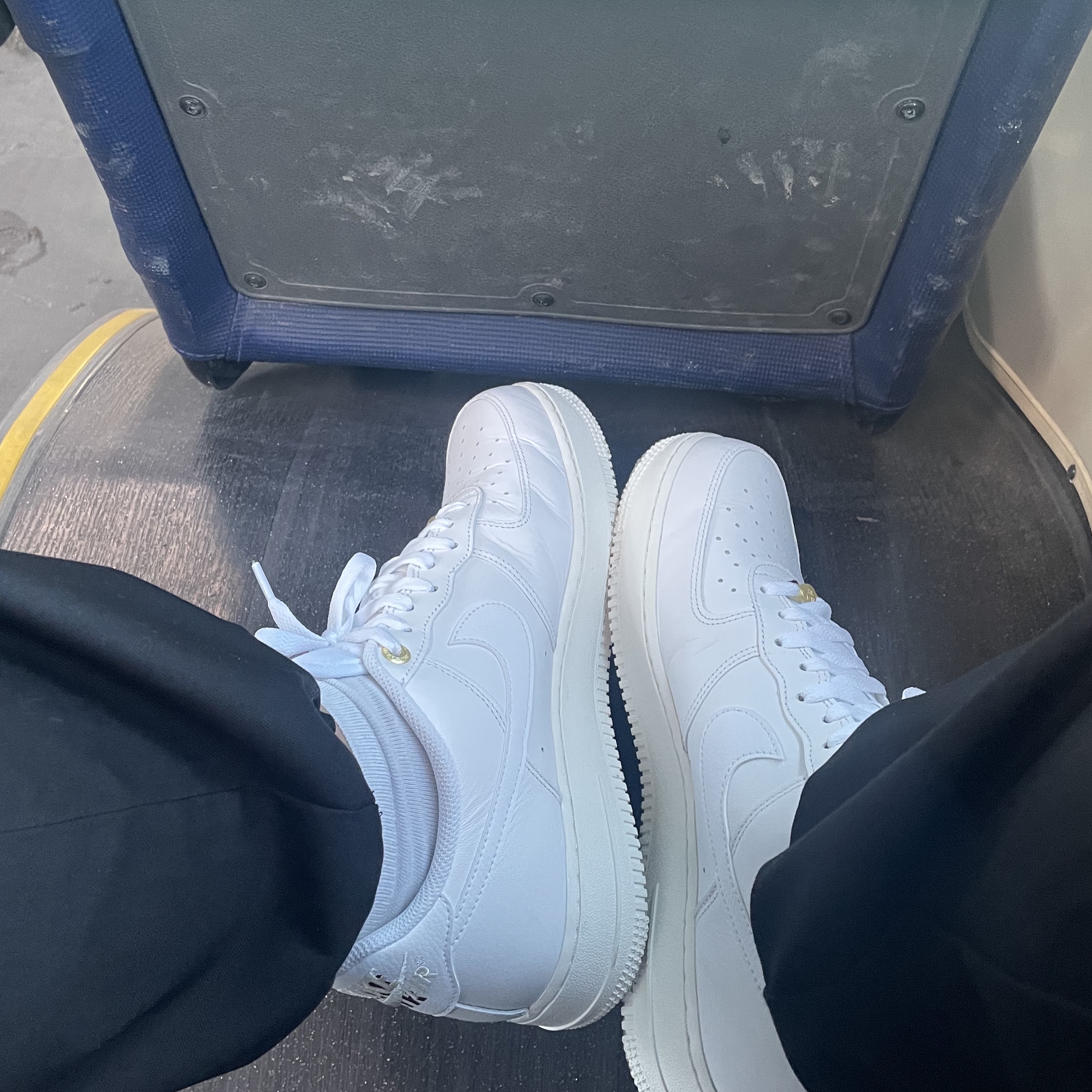 Nike Air Force 1 '07 PRM 40th Anniversary Join Forces White, Nike Air Force 1 High '07 Triple White 착용 스타일 - 3