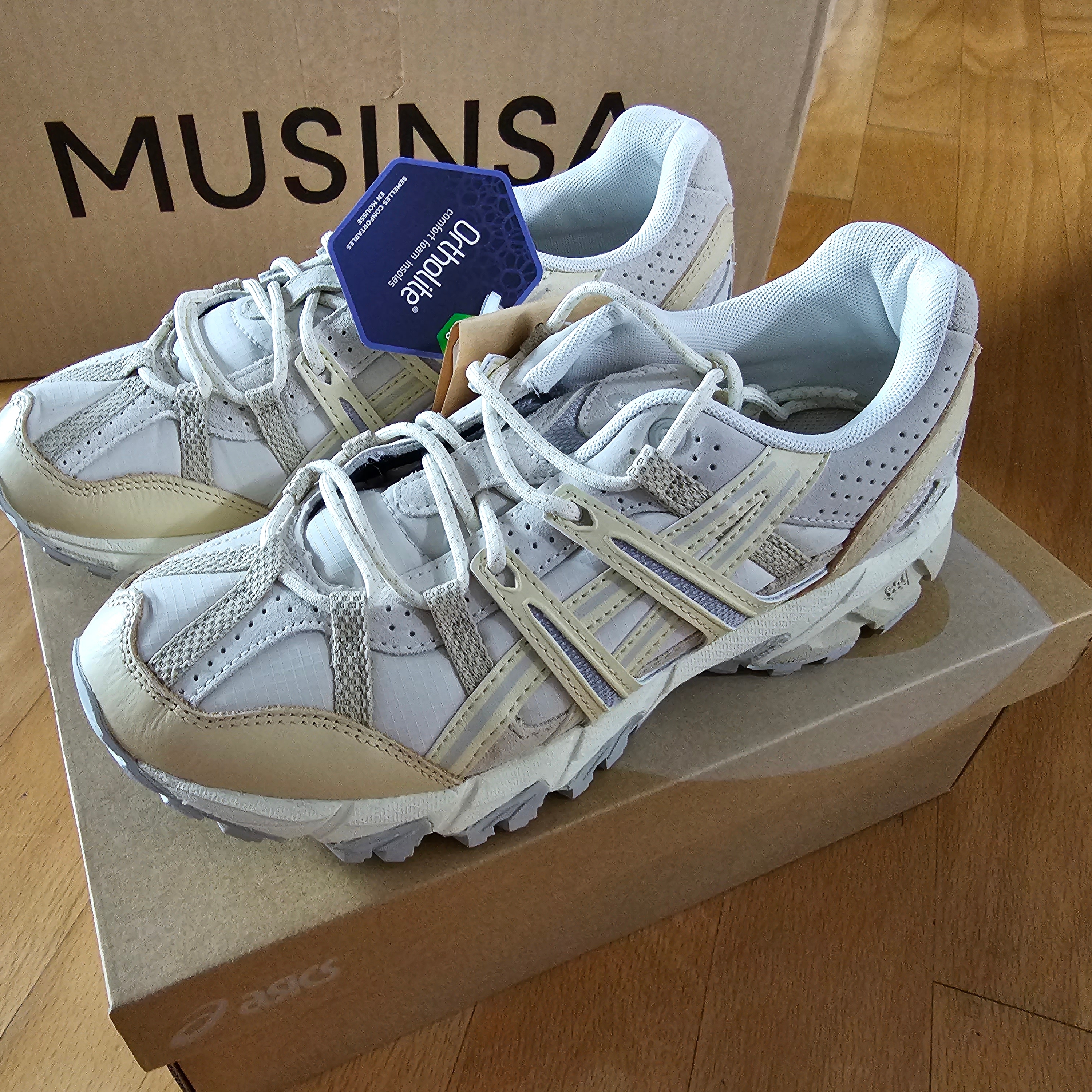 (W) Asics Gel-Sonoma 15-50 Oatmeal 착용 스타일 - 2