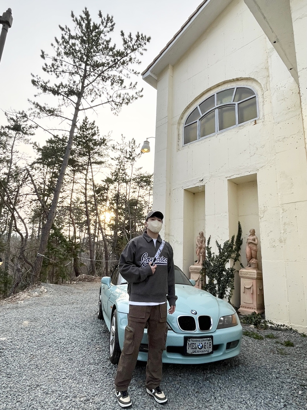 Stussy x Denim Tears Half Zip Fleece Charcoal, Off-White x Amore Pacific Protection Box (Without Cosmetics) 착용 스타일 - 1