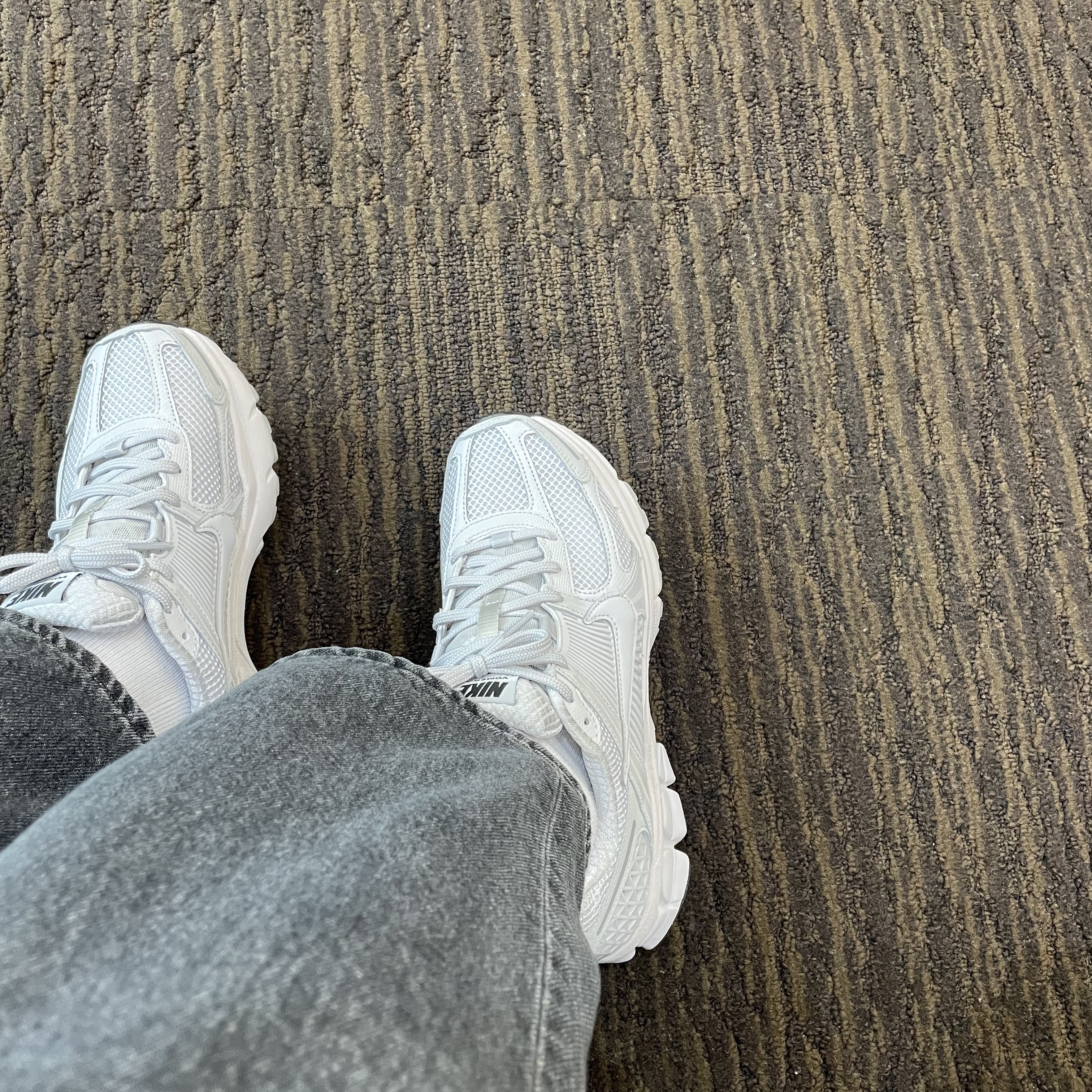 Nike Zoom Vomero 5 SP Vast Grey 2023 착용 스타일 - 3