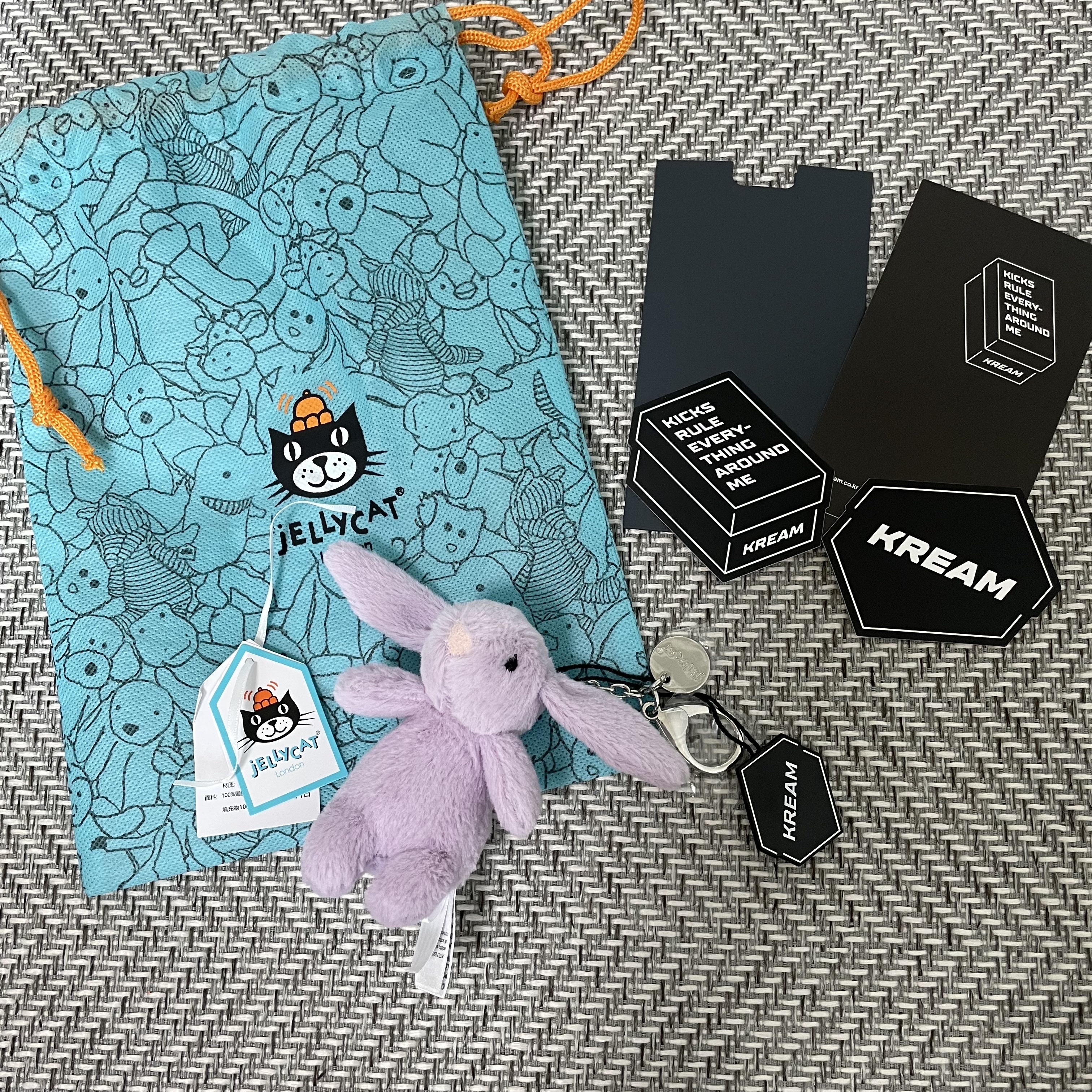 Jellycat Bashful Bunny Bag Charm Lavender 착용 스타일 - 2