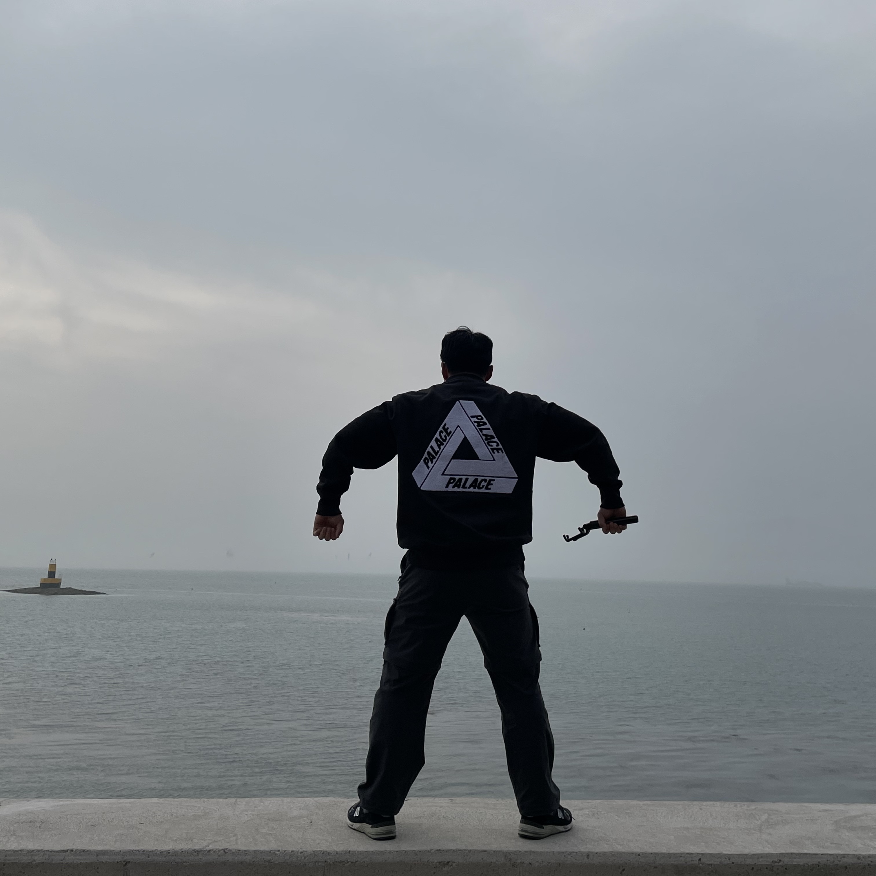 Palace Fleece Tri-Ferg Crew Black - 23SS, New Balance 991 Made in UK Navy 착용 스타일 - 1