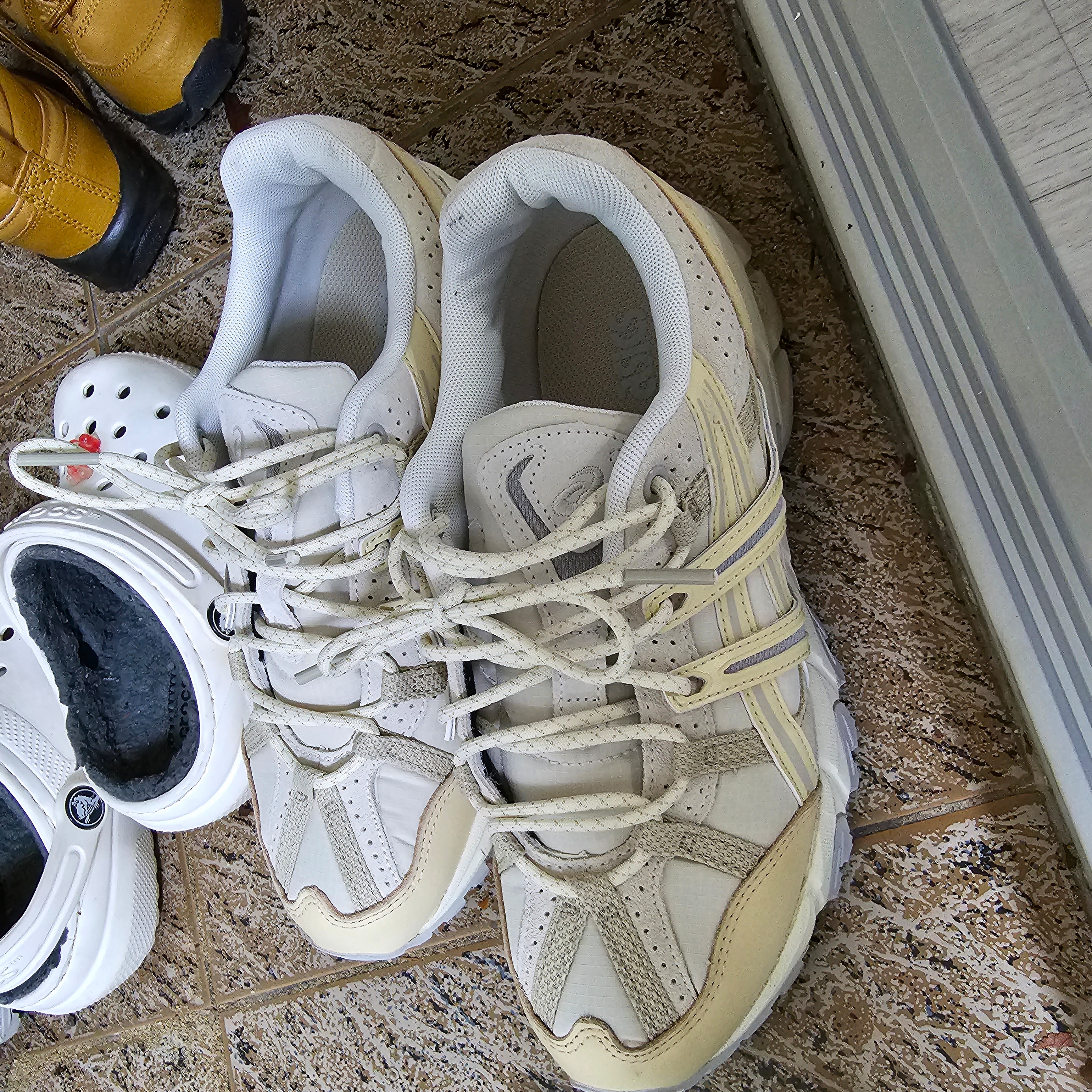 (W) Asics Gel-Sonoma 15-50 Oatmeal 착용 스타일 - 1