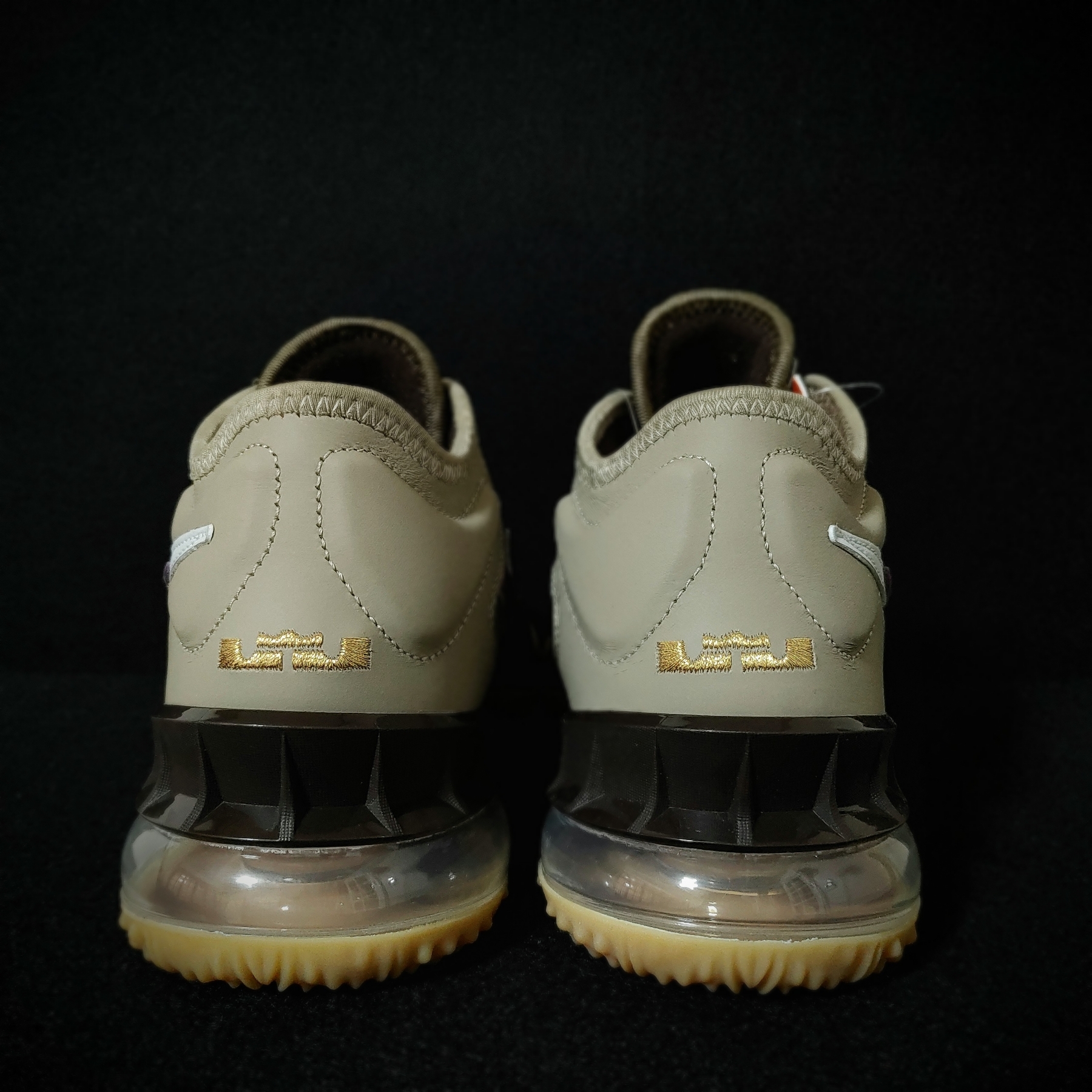 Nike x Atmos LeBron 18 Low Viotech 착용 스타일 - 3