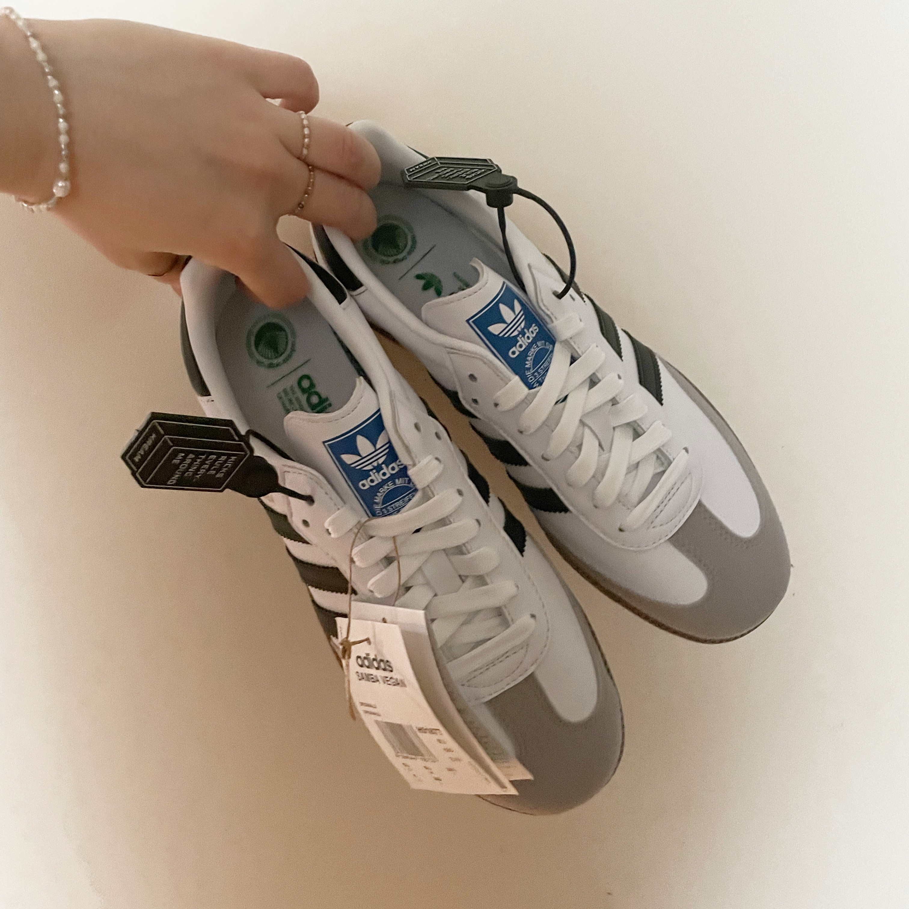 Adidas Samba Vegan White Black 착용 스타일