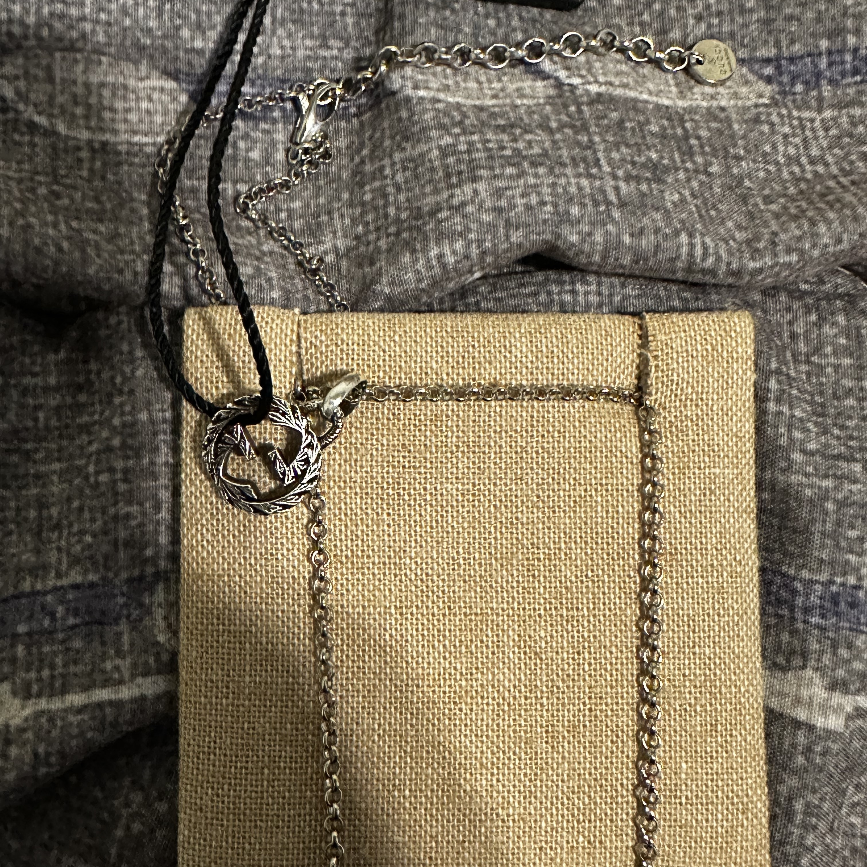 Gucci Interlocking G Pendant Necklace Silver 착용 스타일