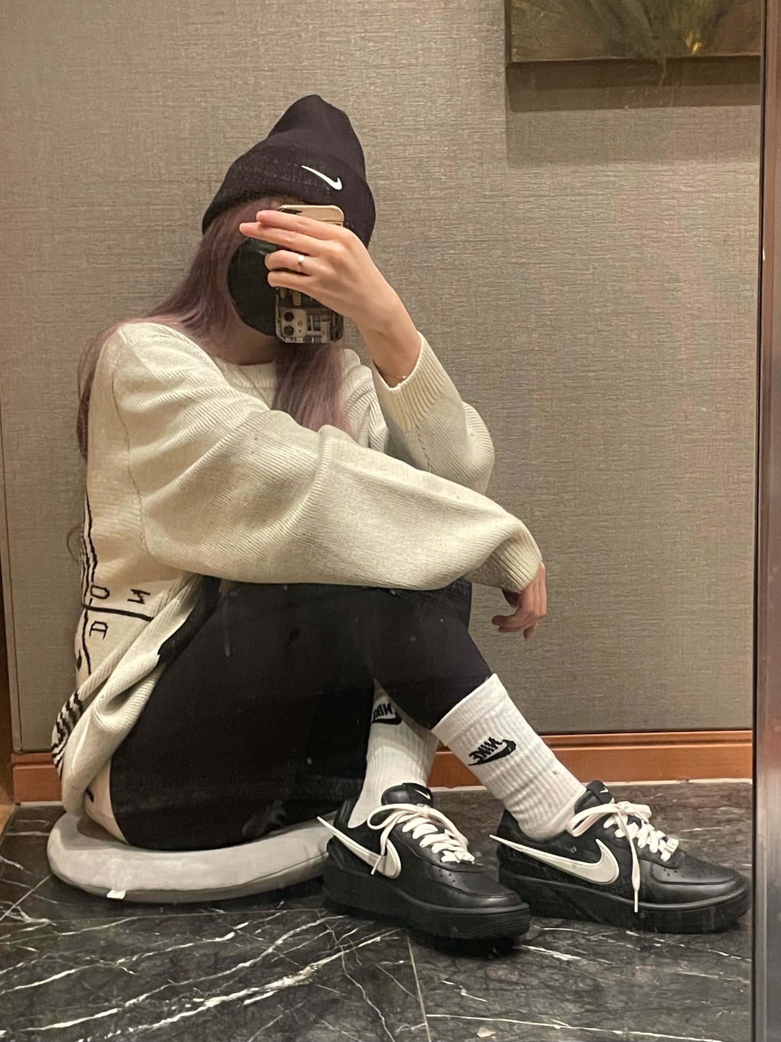 Nike x Stussy NRG LS Knit Sweater Fossil (DR2893-238), Nike x Ambush Air Force 1 Low SP Black 착용 스타일 - 2