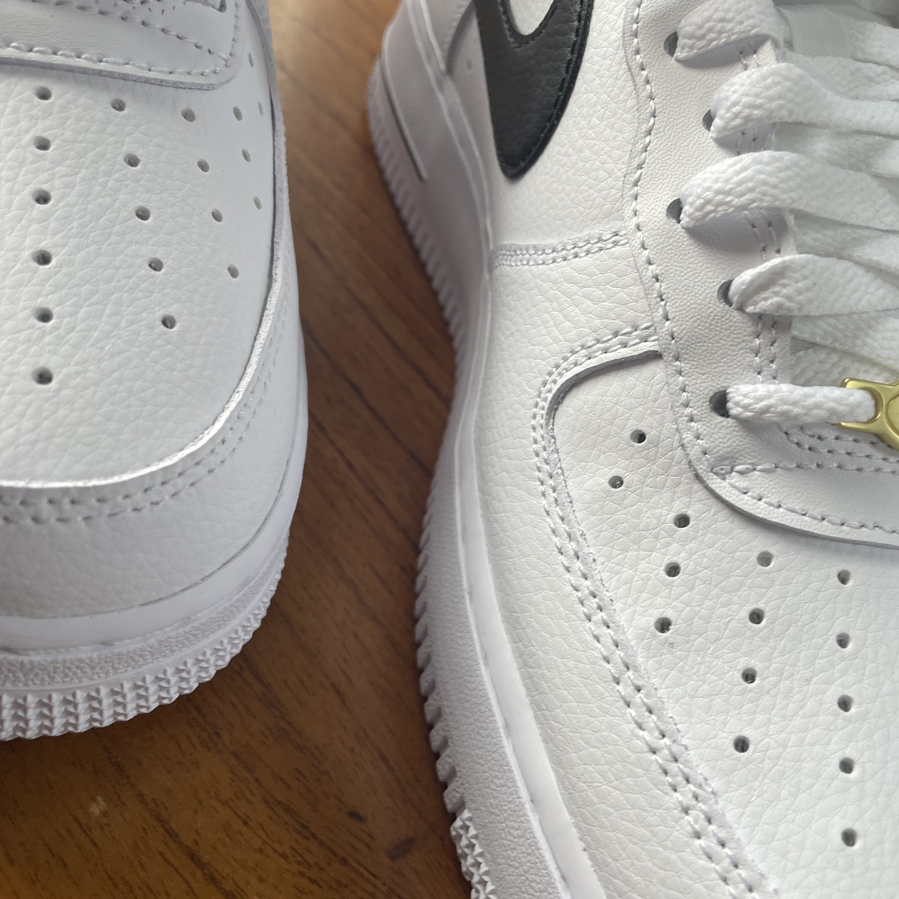 Nike Air Force 1 '07 LV8 40th Anniversary Join Forces White Black 착용 스타일 - 4