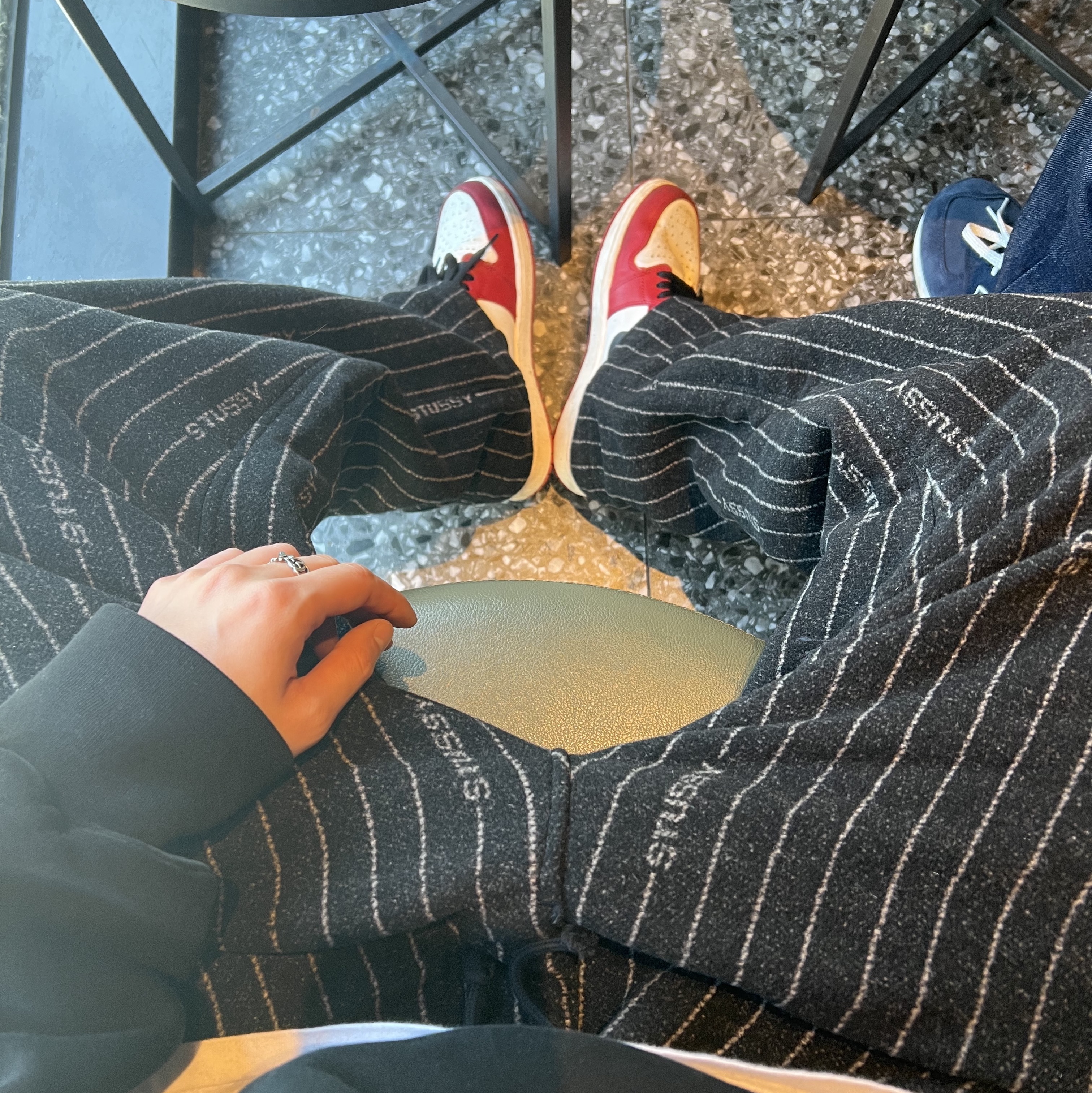 Jordan 1 Retro High OG Chicago 2022, Nike x Stussy NRG Striped Wool Pants Black (DR4021-010) 착용 스타일