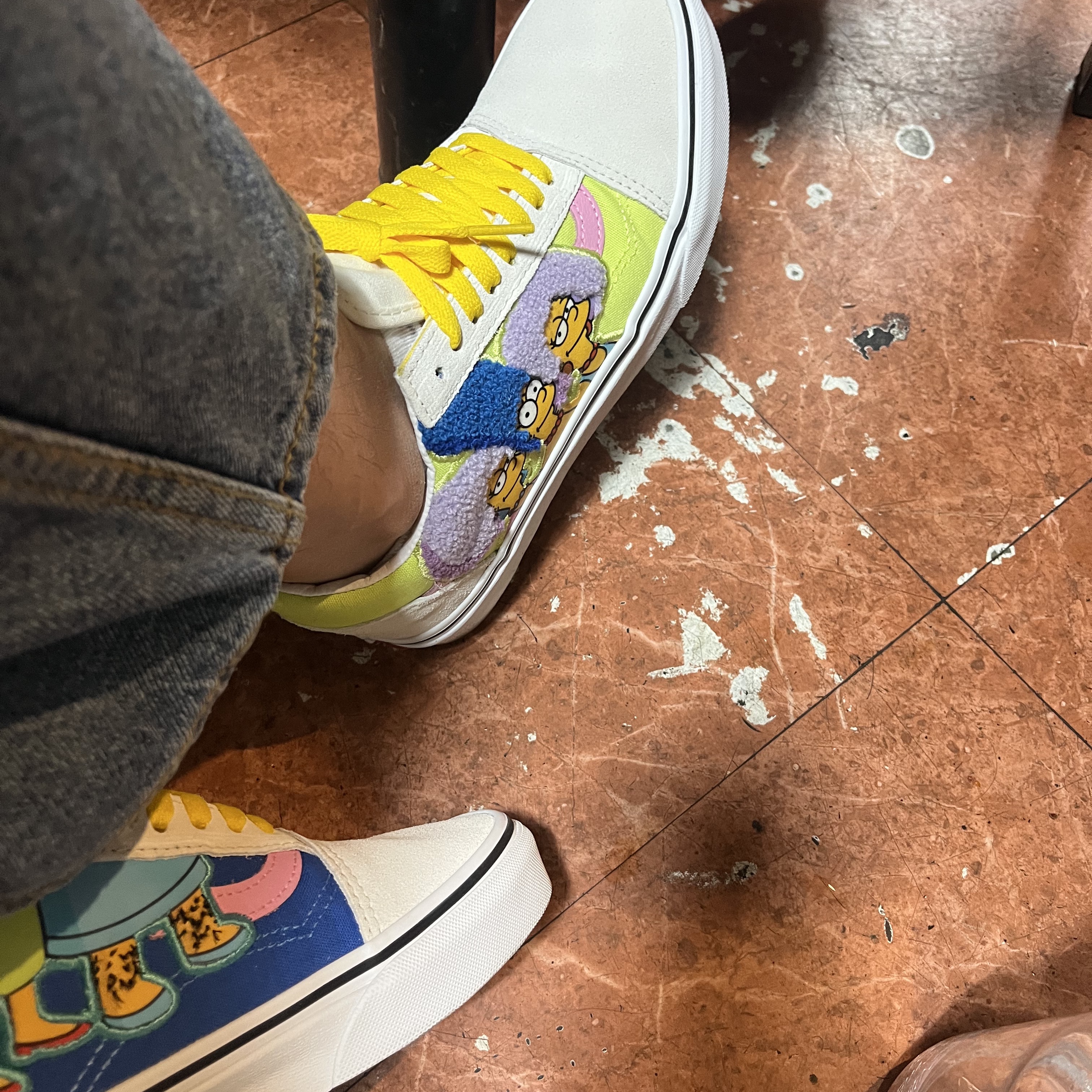 Vans x The Simpsons Old Skool The Bouviers 착용 스타일