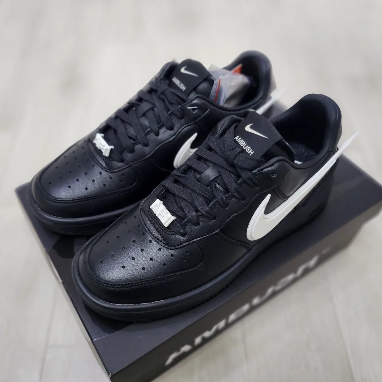 Nike x Ambush Air Force 1 Low SP Black 착용 스타일 - 2