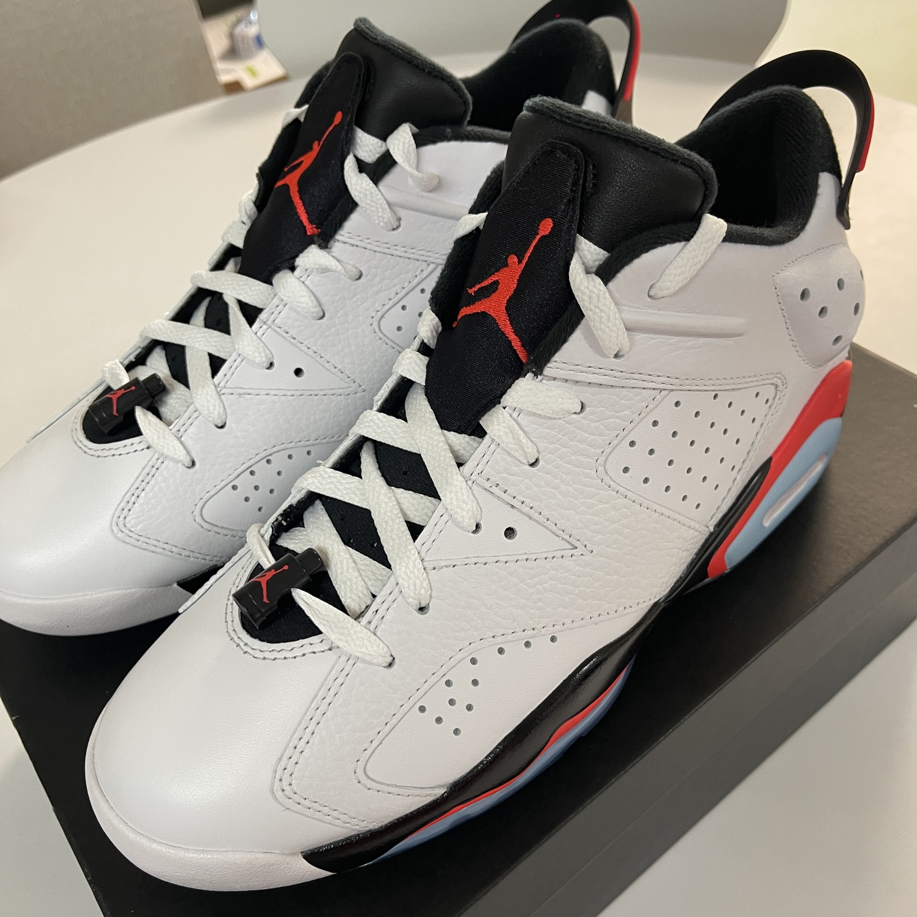 Jordan 6 Retro Low Golf White Infrared 23 착용 스타일 - 4