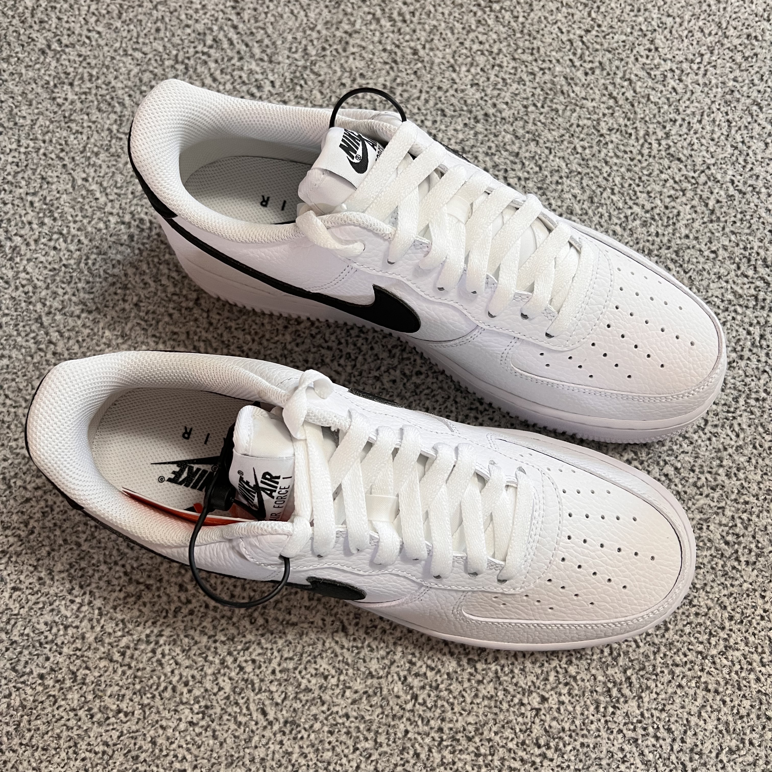 Nike Air Force 1 '07 White Black 착용 스타일 - 2