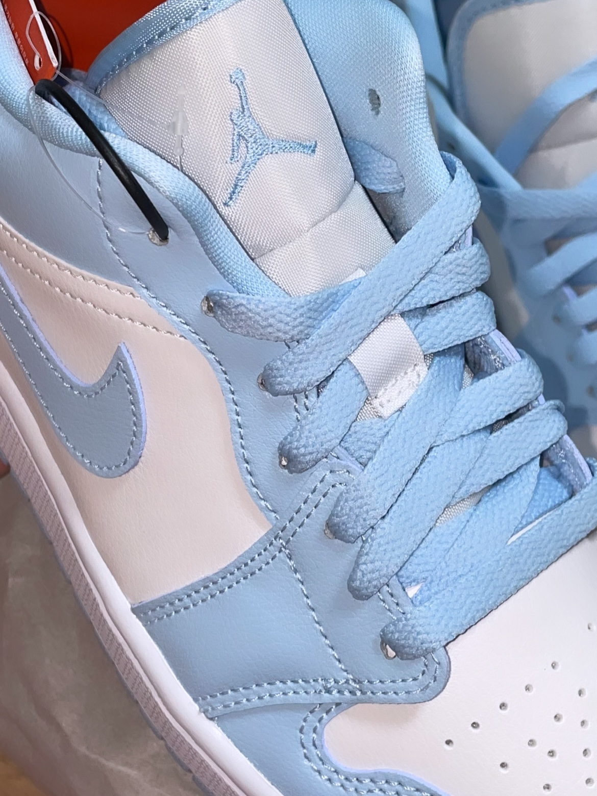 (W) Jordan 1 Low White Ice Blue 착용 스타일 - 3