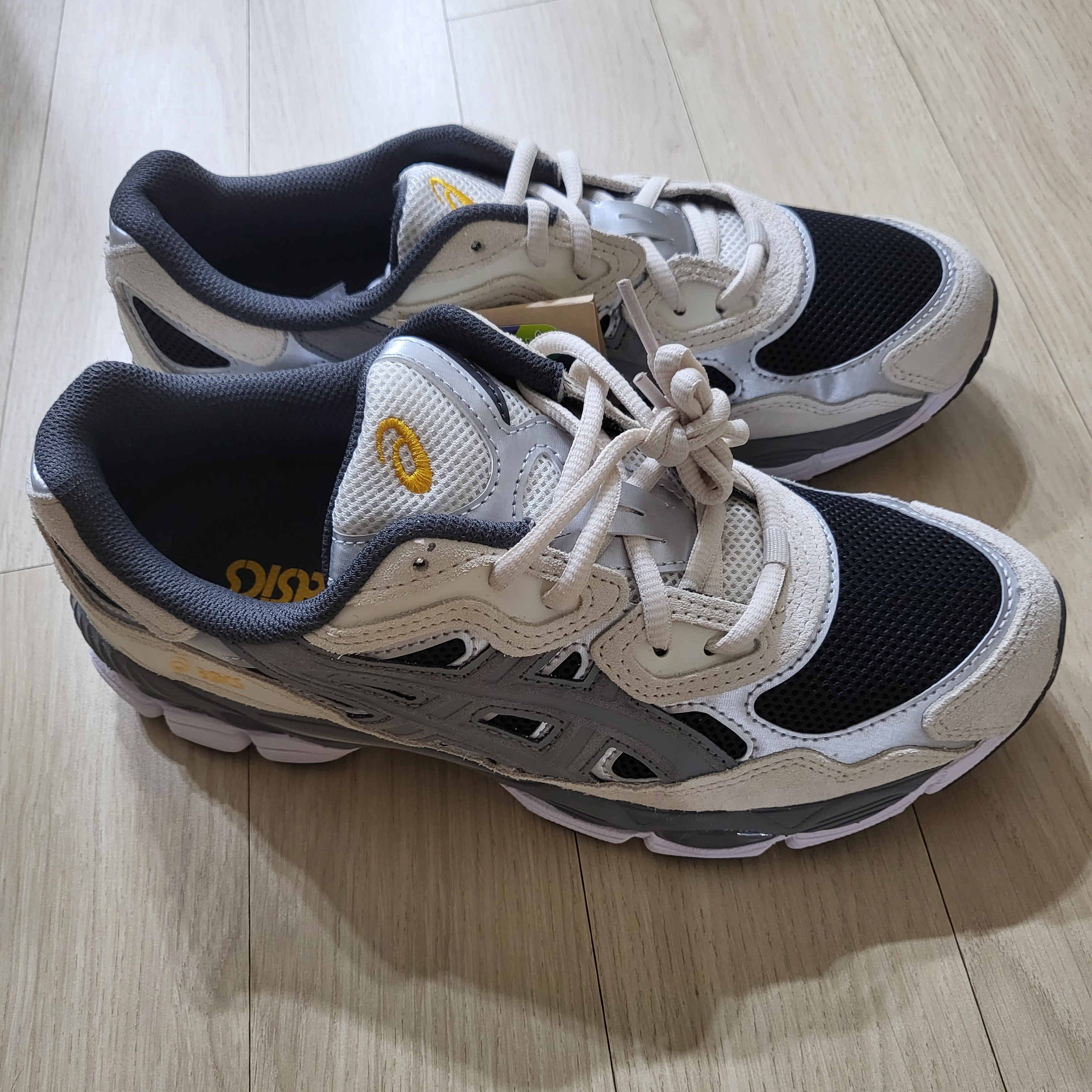Asics Gel-NYC Black Clay Grey 착용 스타일 - 3