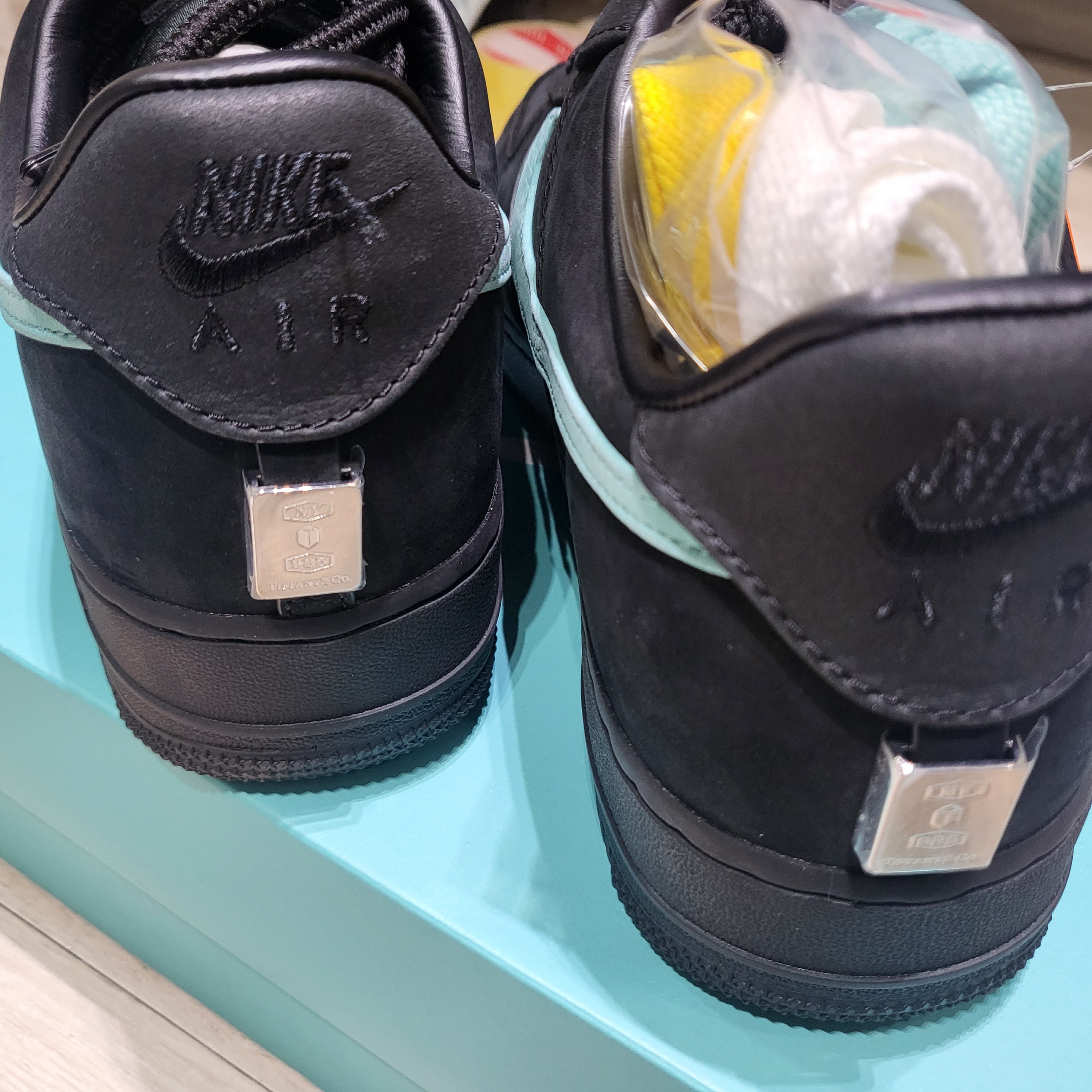 Nike x Tiffany & Co. Air Force 1 Low SP 1837 착용 스타일 - 2