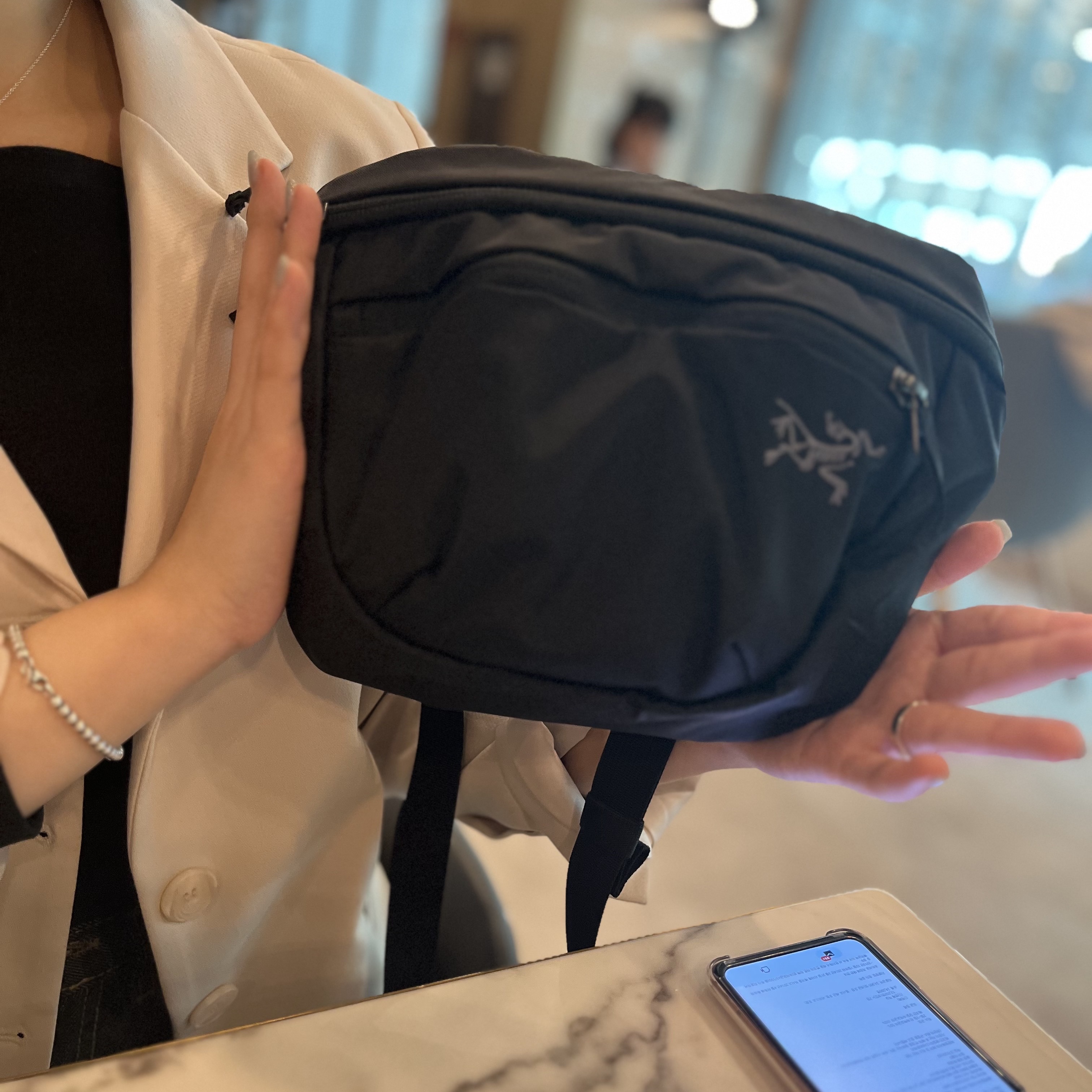 Arc'teryx Mantis 2 Waistpack Black 착용 스타일 - 1