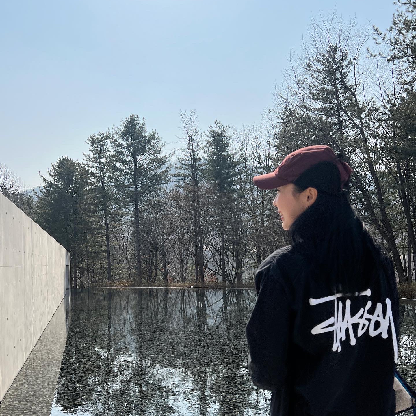 Stussy Basic Stussy Pigment Dyed LS T-Shirt Black 2022, Supreme Packable Earflap Camp Cap Burgundy - 22FW 착용 스타일