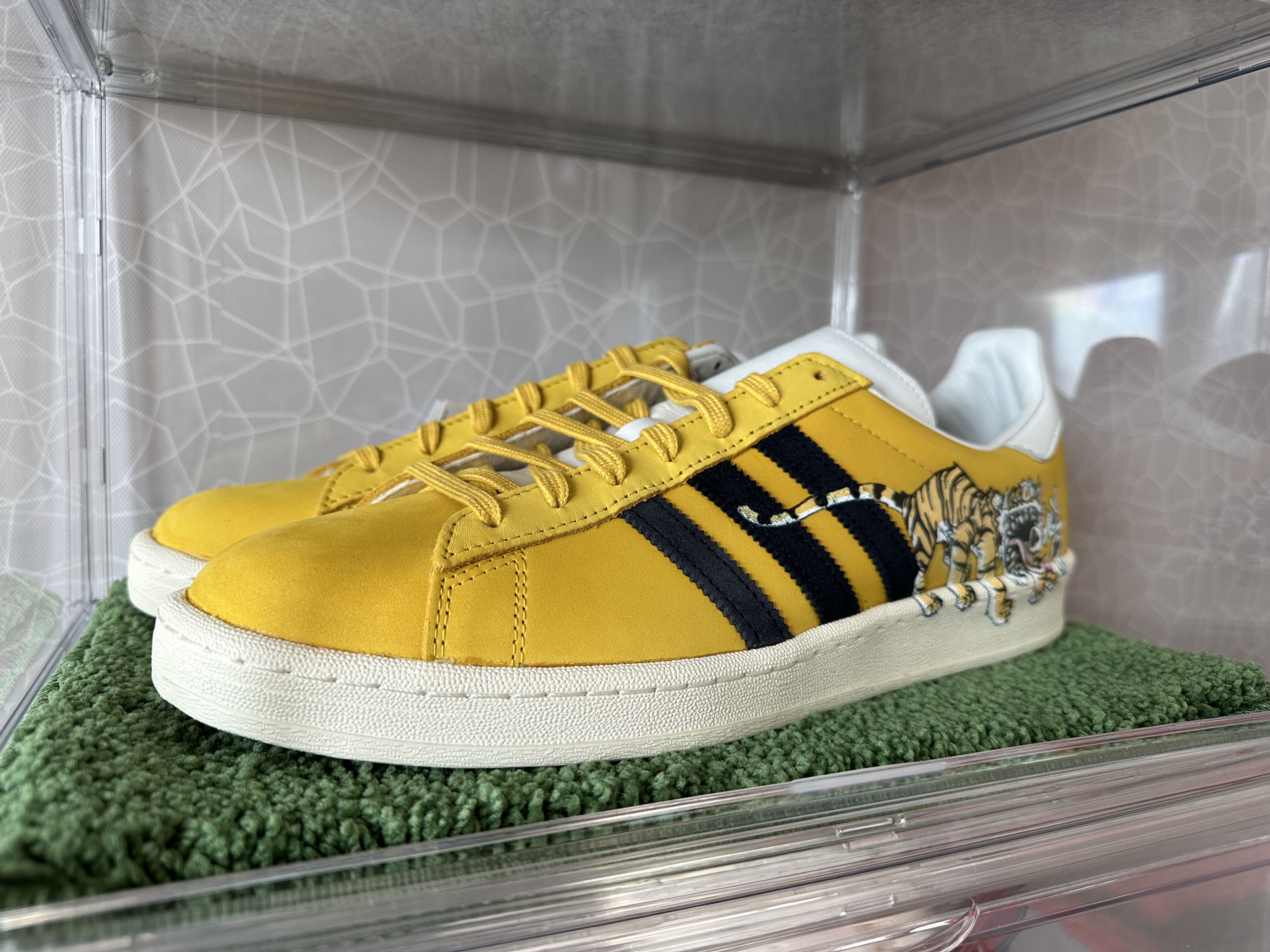 Adidas x Kasina x Kim Jung Gi Campus Hazy Yellow 착용 스타일 - 1