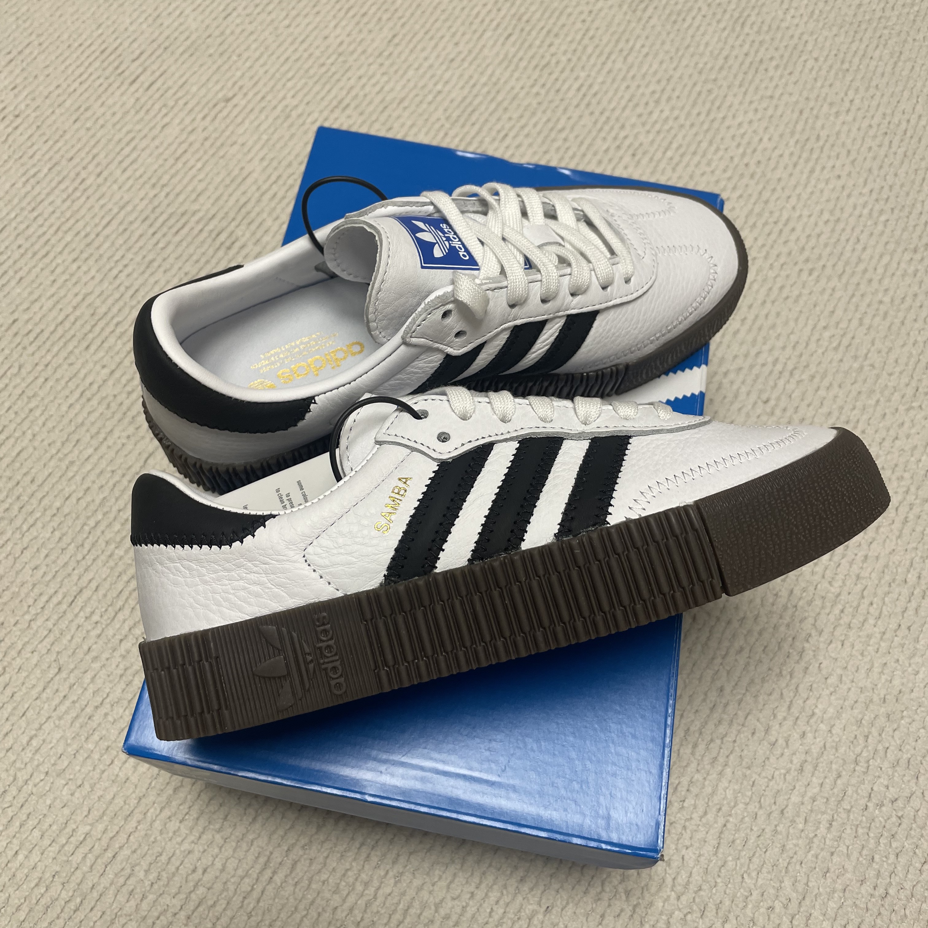 (W) Adidas Sambarose White Black Gum 착용 스타일