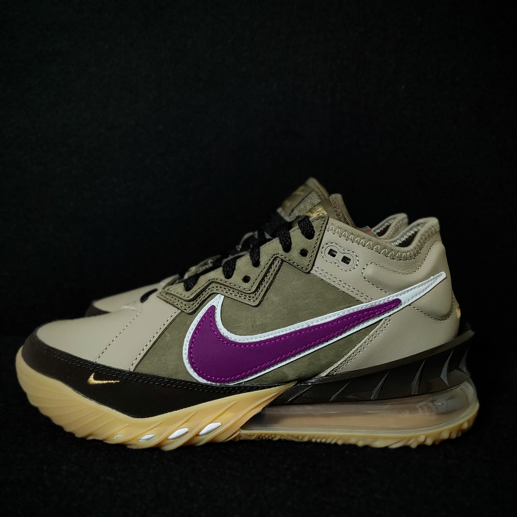 Nike x Atmos LeBron 18 Low Viotech 착용 스타일 - 2