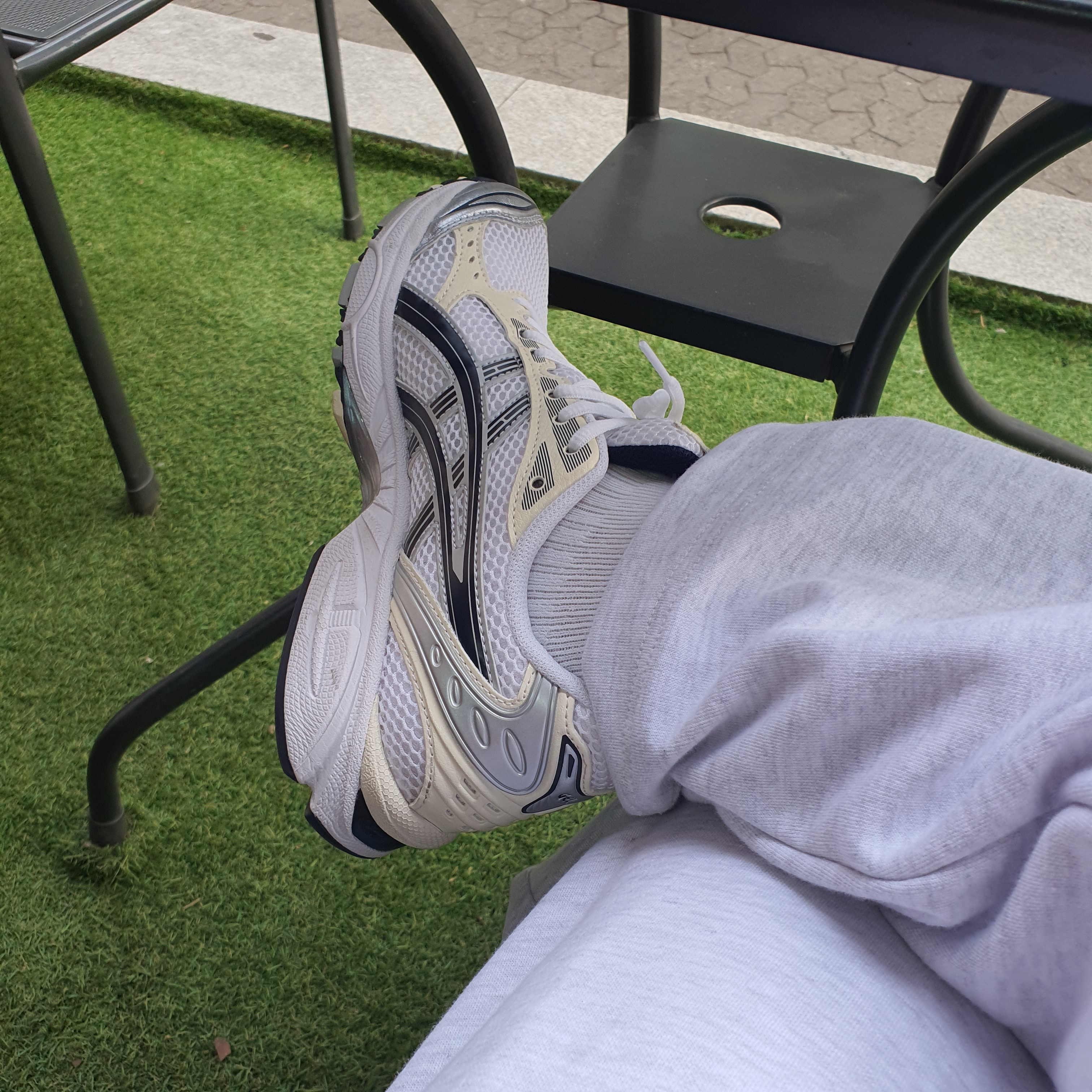 (W) Asics Gel-Kayano 14 White Midnight 착용 스타일