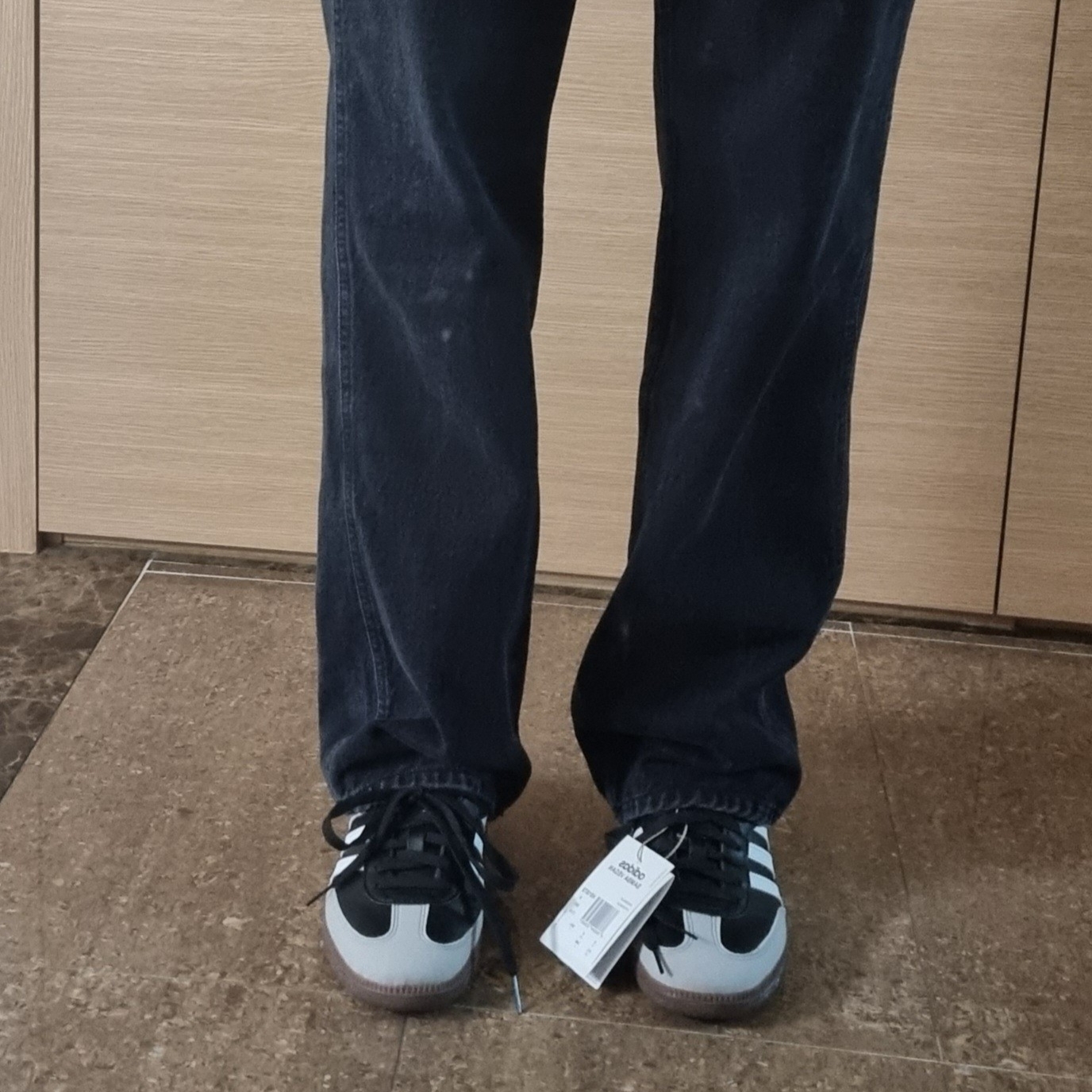 Adidas Samba Vegan Black White 착용 스타일 - 3