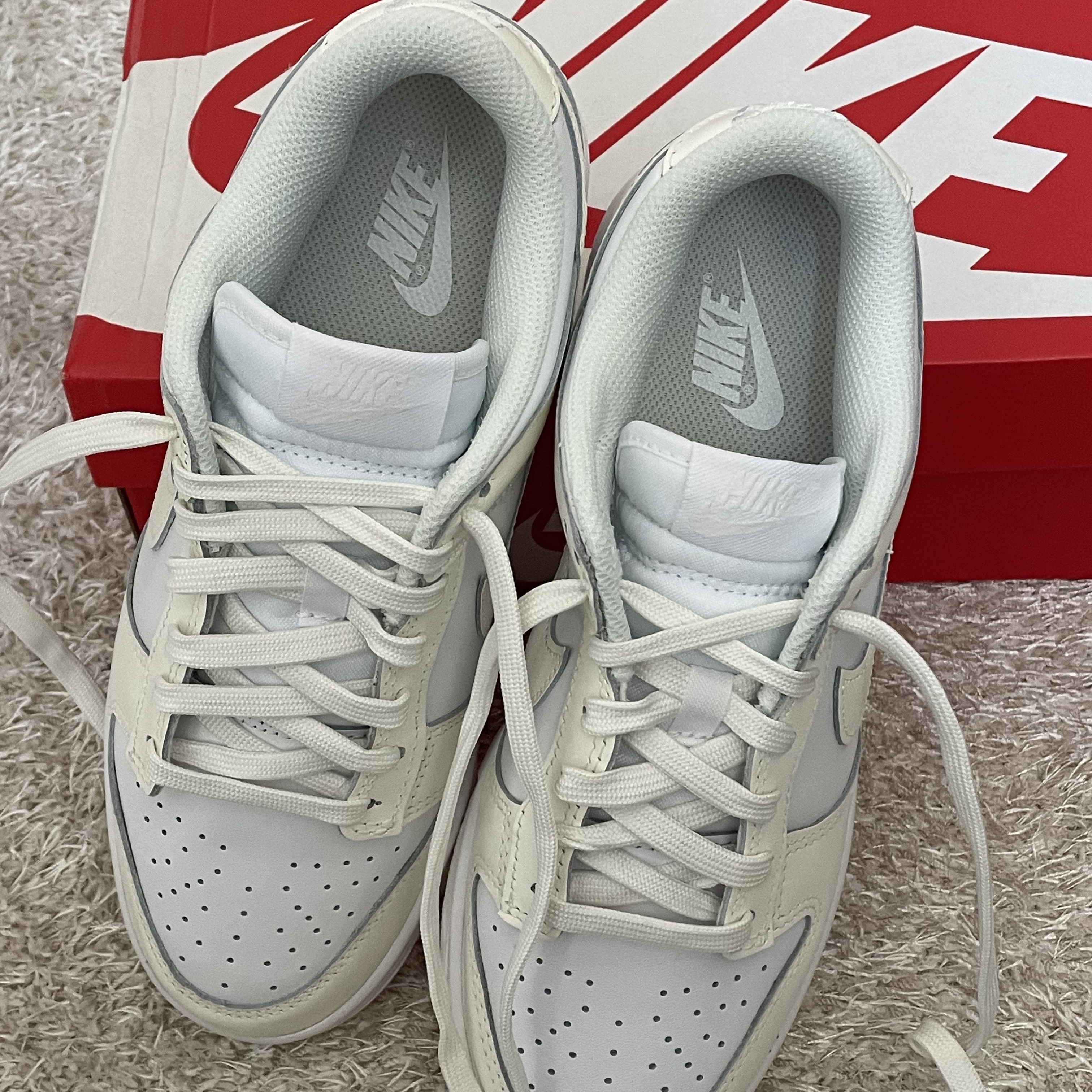 (W) Nike Dunk Low White and Sail 착용 스타일