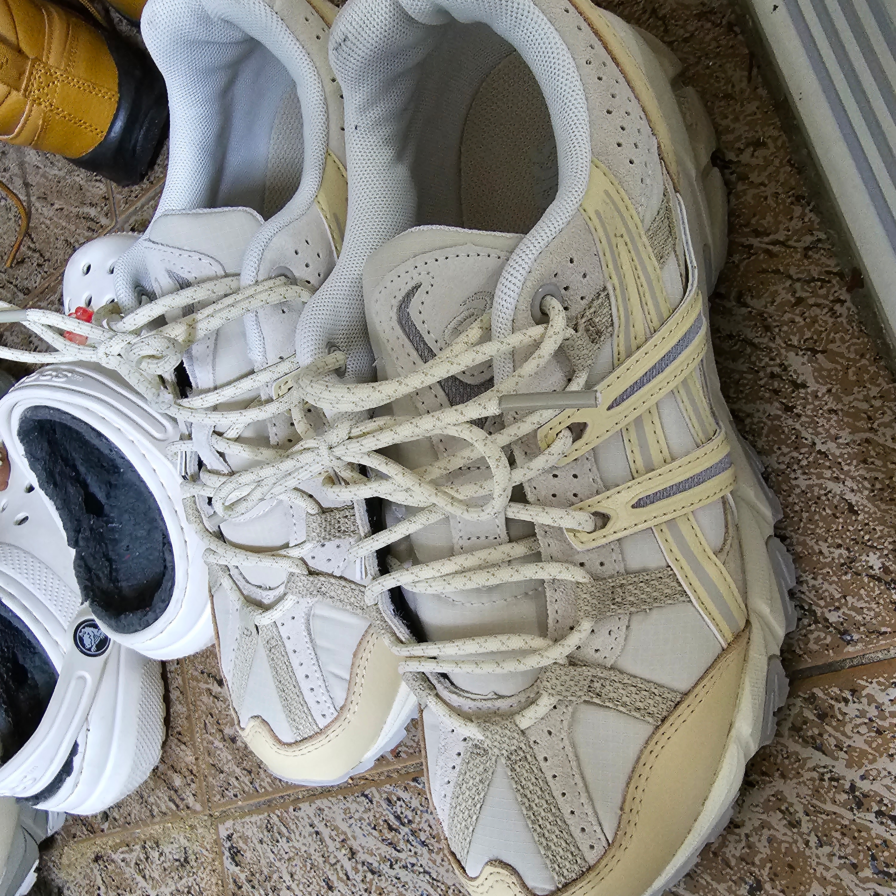 (W) Asics Gel-Sonoma 15-50 Oatmeal 착용 스타일 - 3