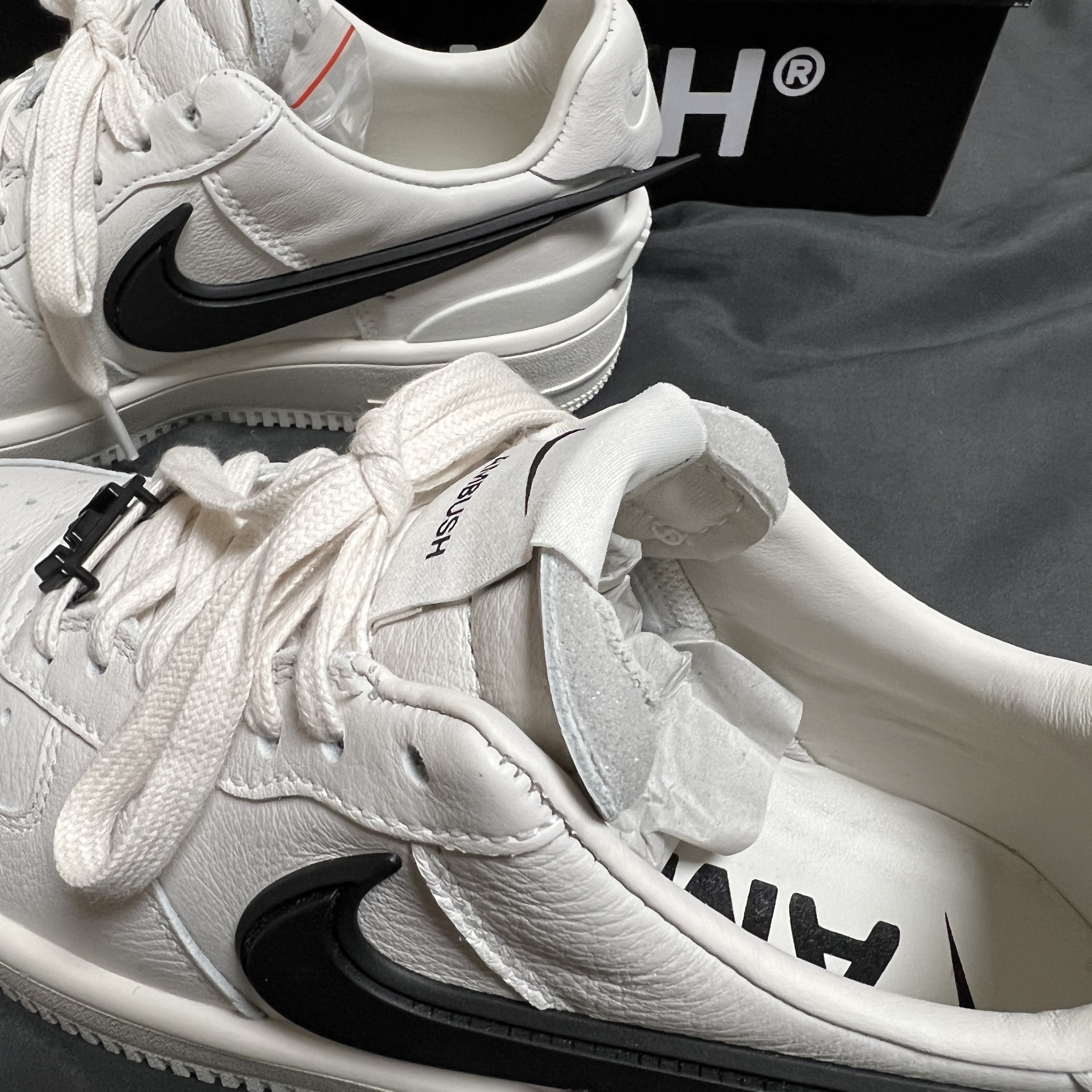 Nike x Ambush Air Force 1 Low SP Phantom 착용 스타일 - 3