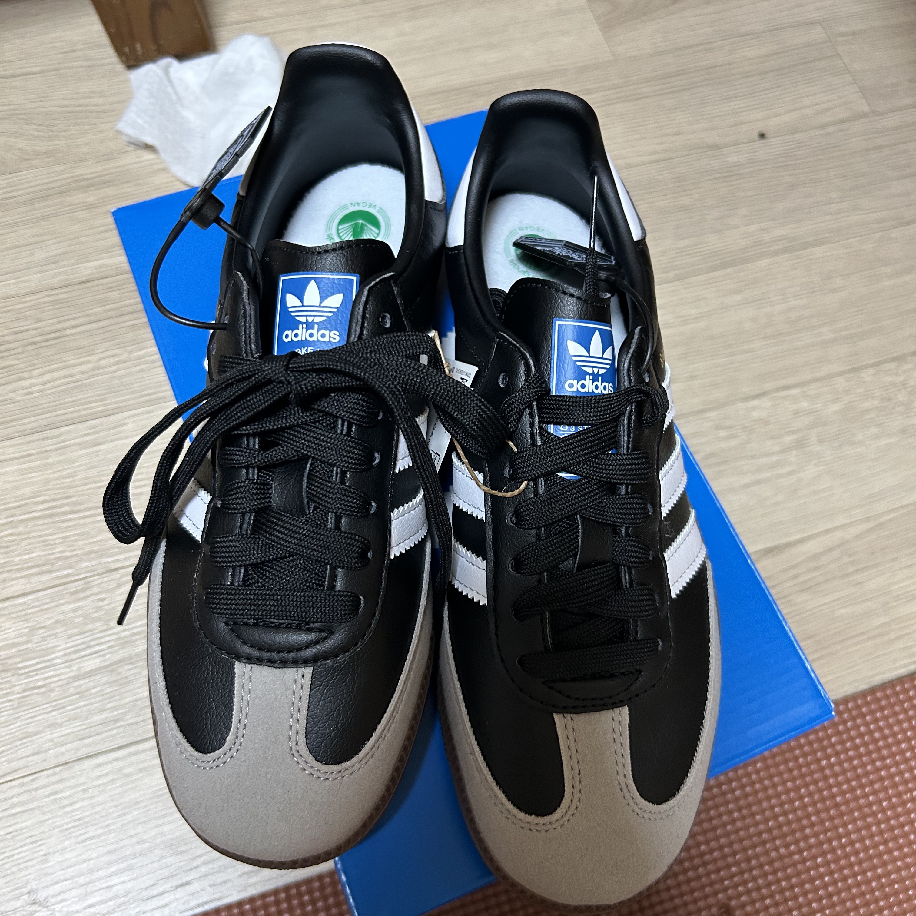 Adidas Samba Vegan Black White 착용 스타일