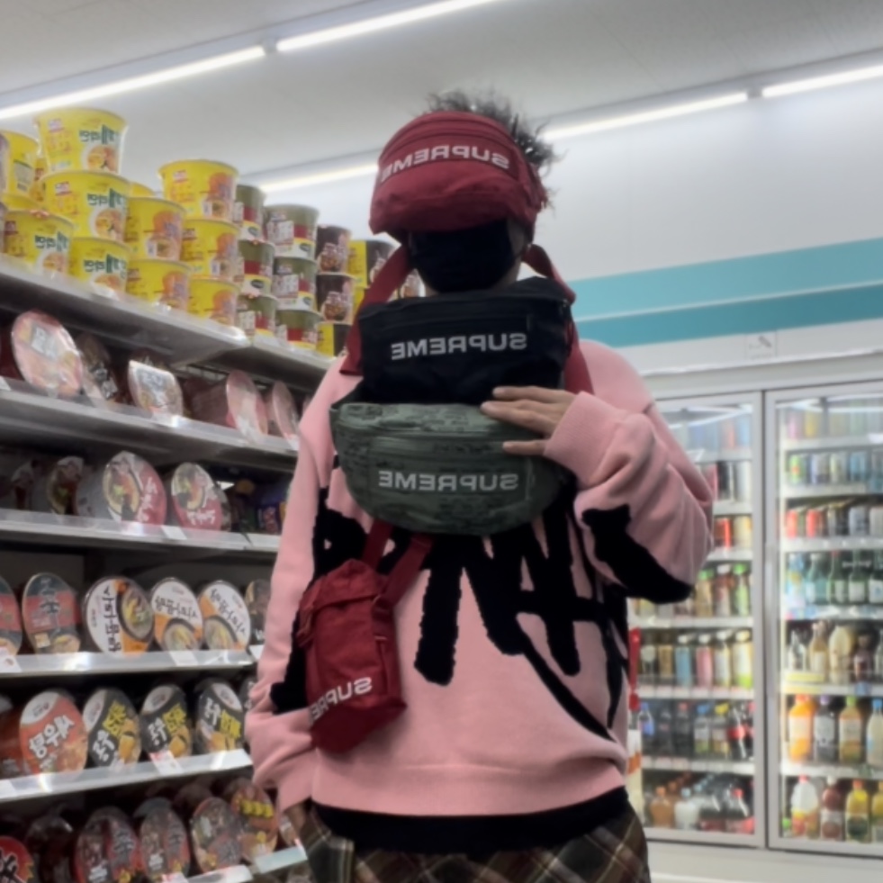Supreme Field Waist Bag Red - 23SS 착용 스타일 - 2