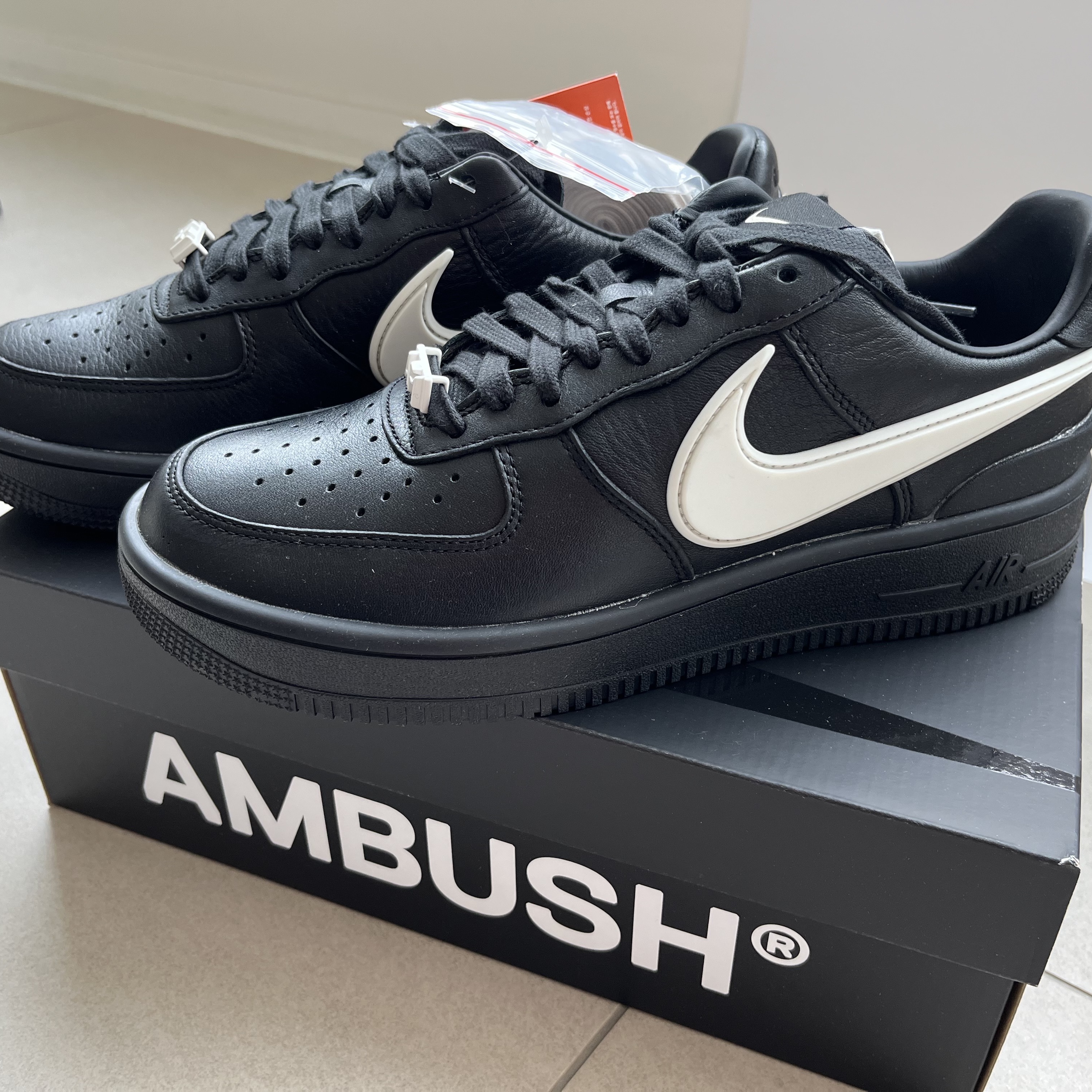Nike x Ambush Air Force 1 Low SP Black 착용 스타일 - 3