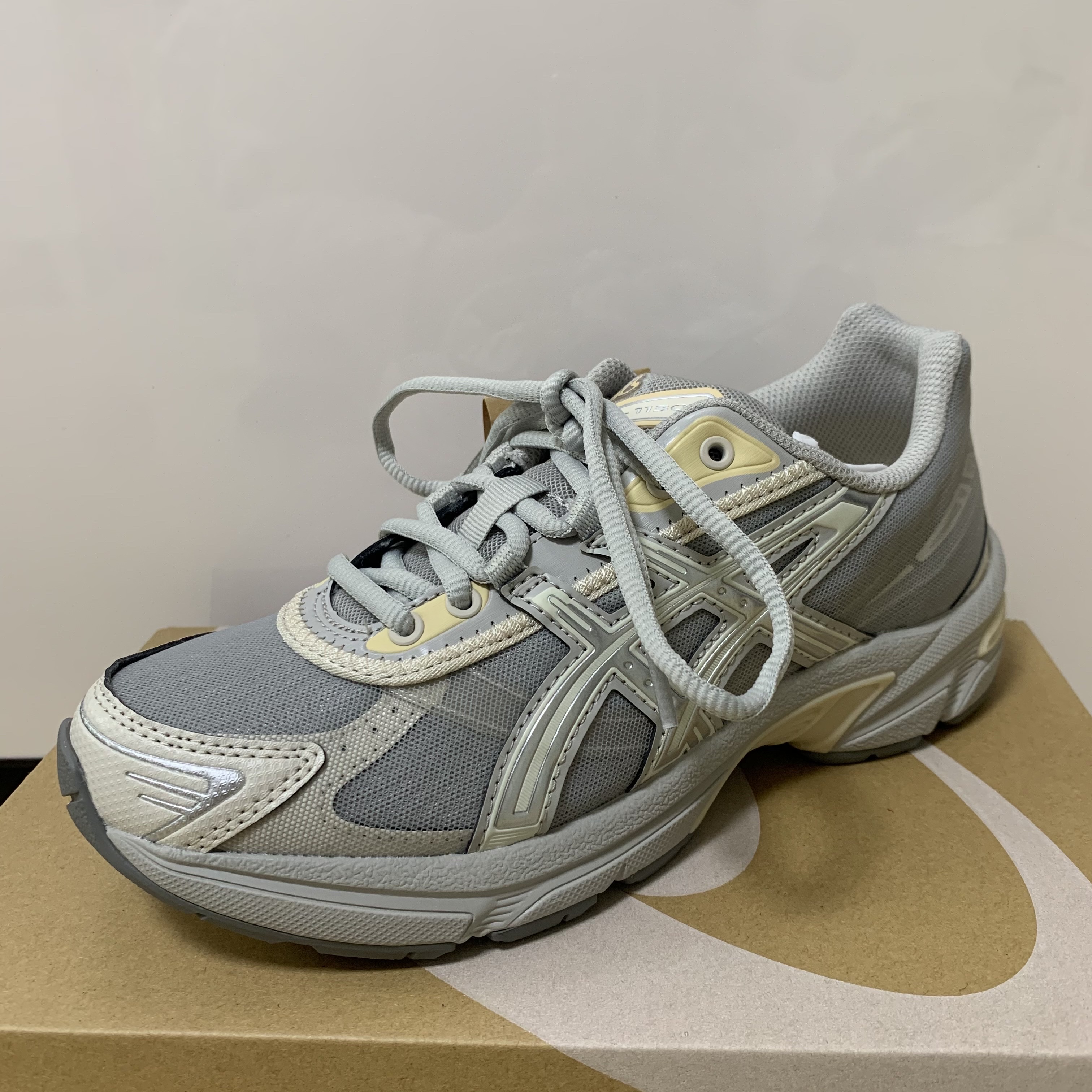 Asics Gel-1130 RE Oyster Grey Pure Silver 착용 스타일 - 4