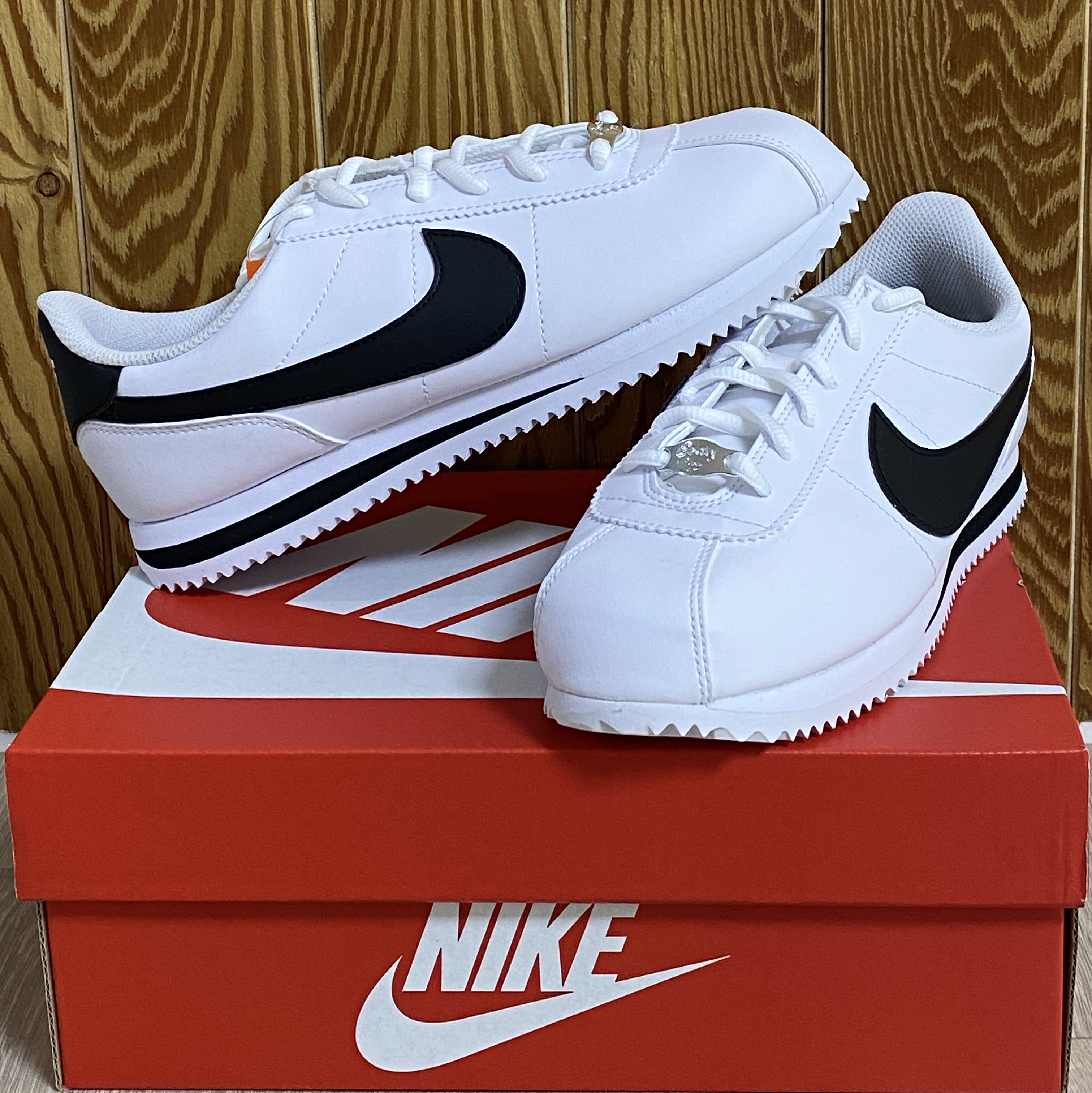 (GS) Nike Cortez Basic SL White Black 착용 스타일