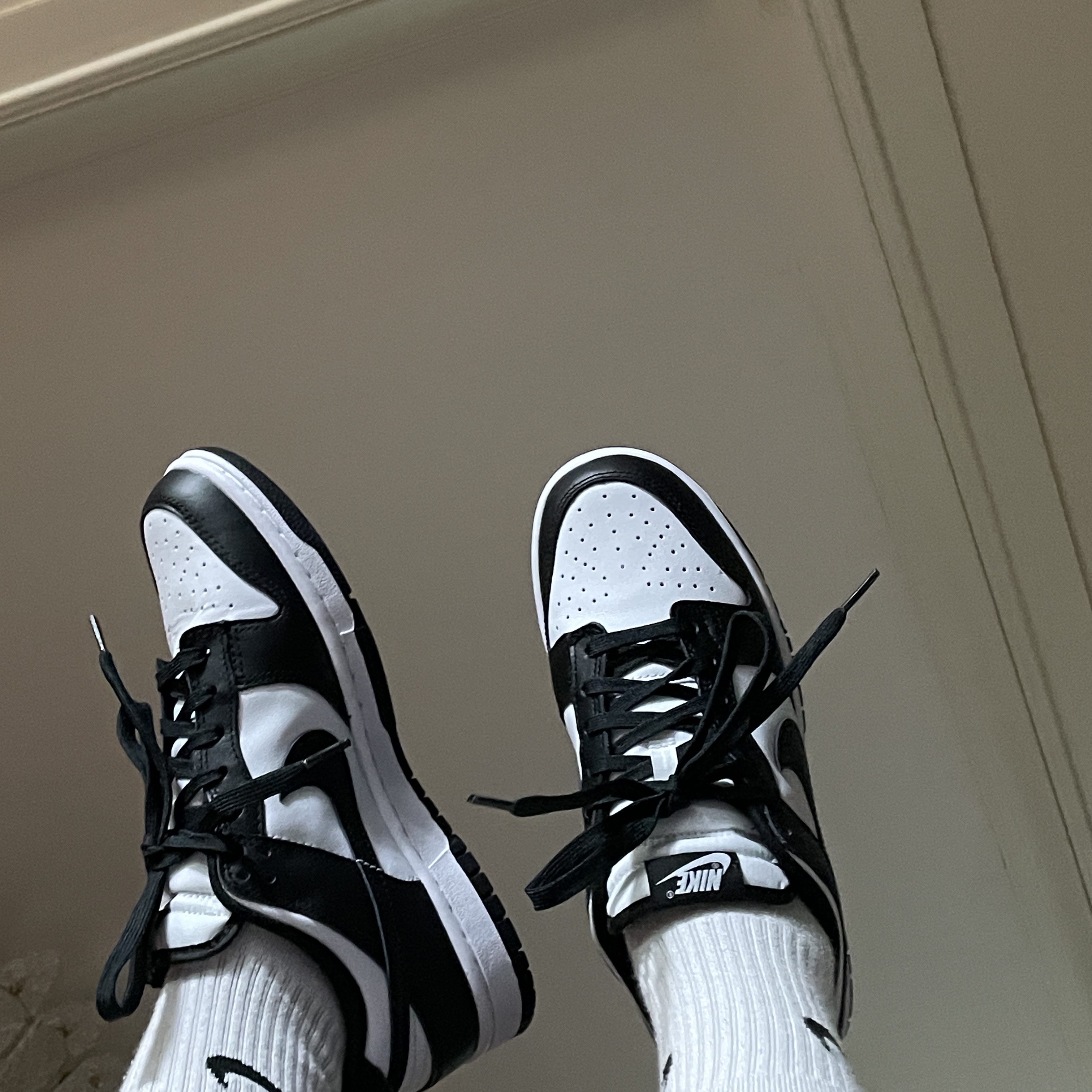 Nike Dunk Low Retro Black 착용 스타일
