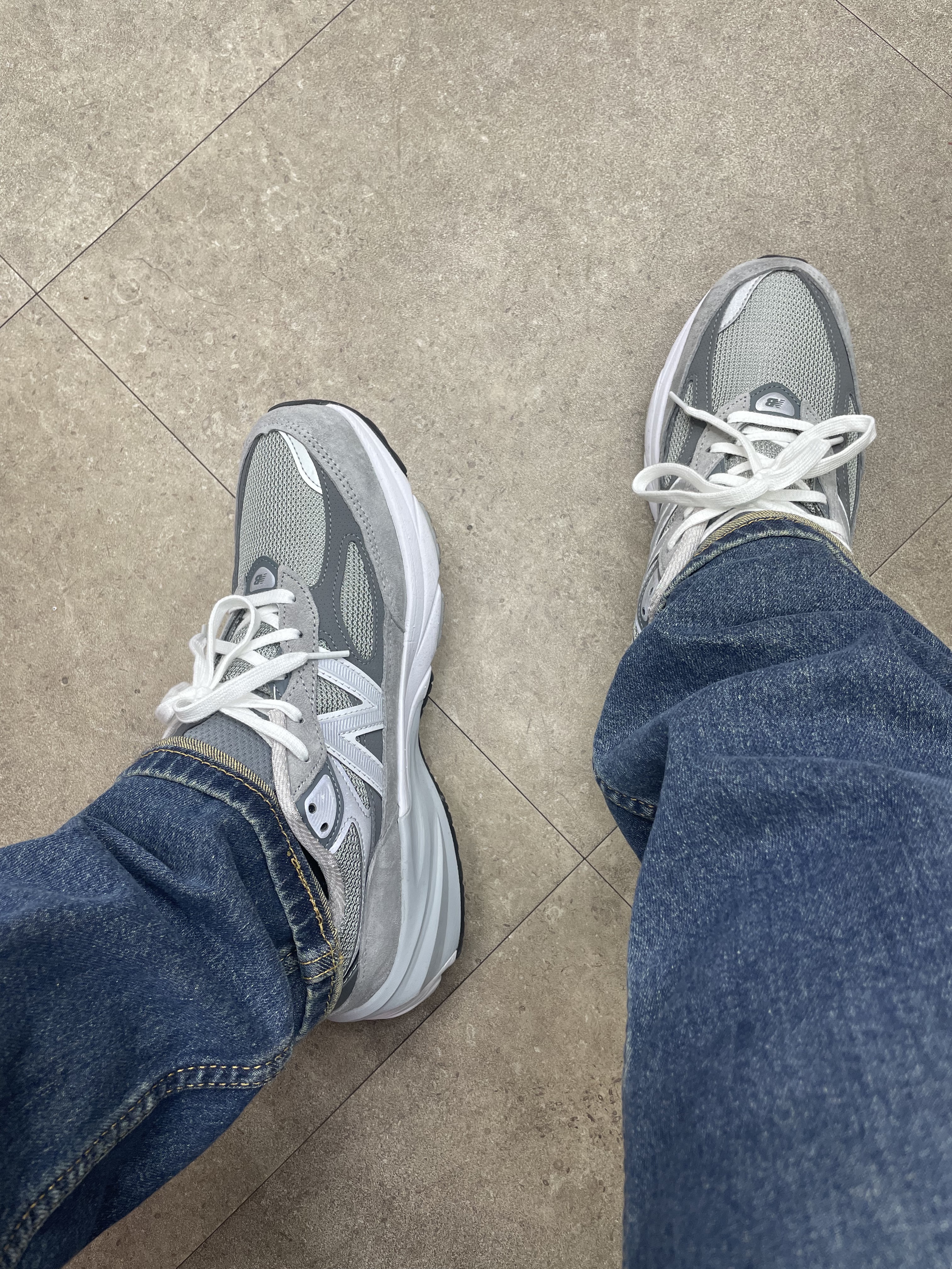 New Balance 990v6 Made in USA Grey - D Standard 착용 스타일 - 4