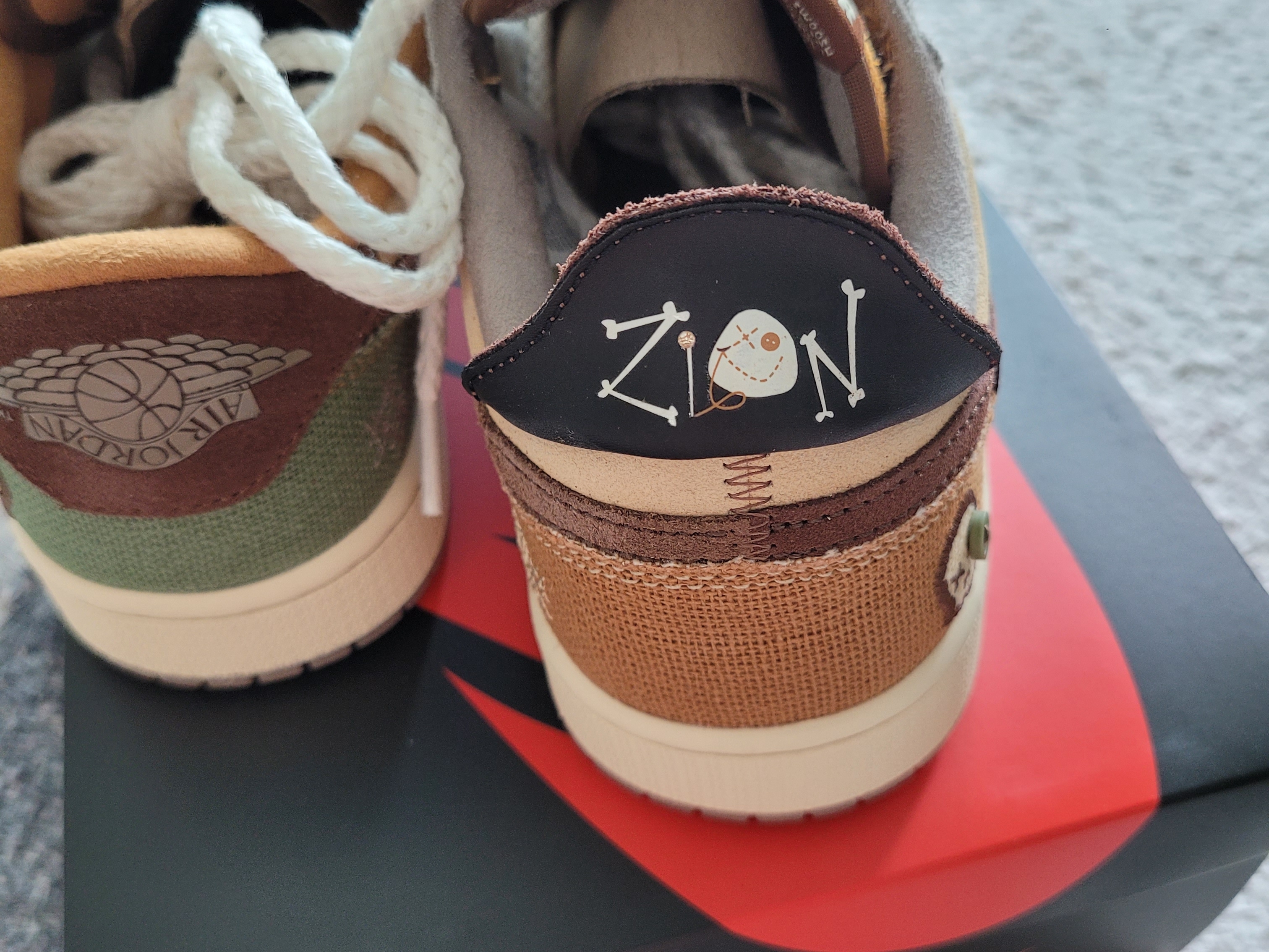 Jordan 1 x Zion Williamson Retro Low OG Flax and Oil Green 착용 스타일 - 3