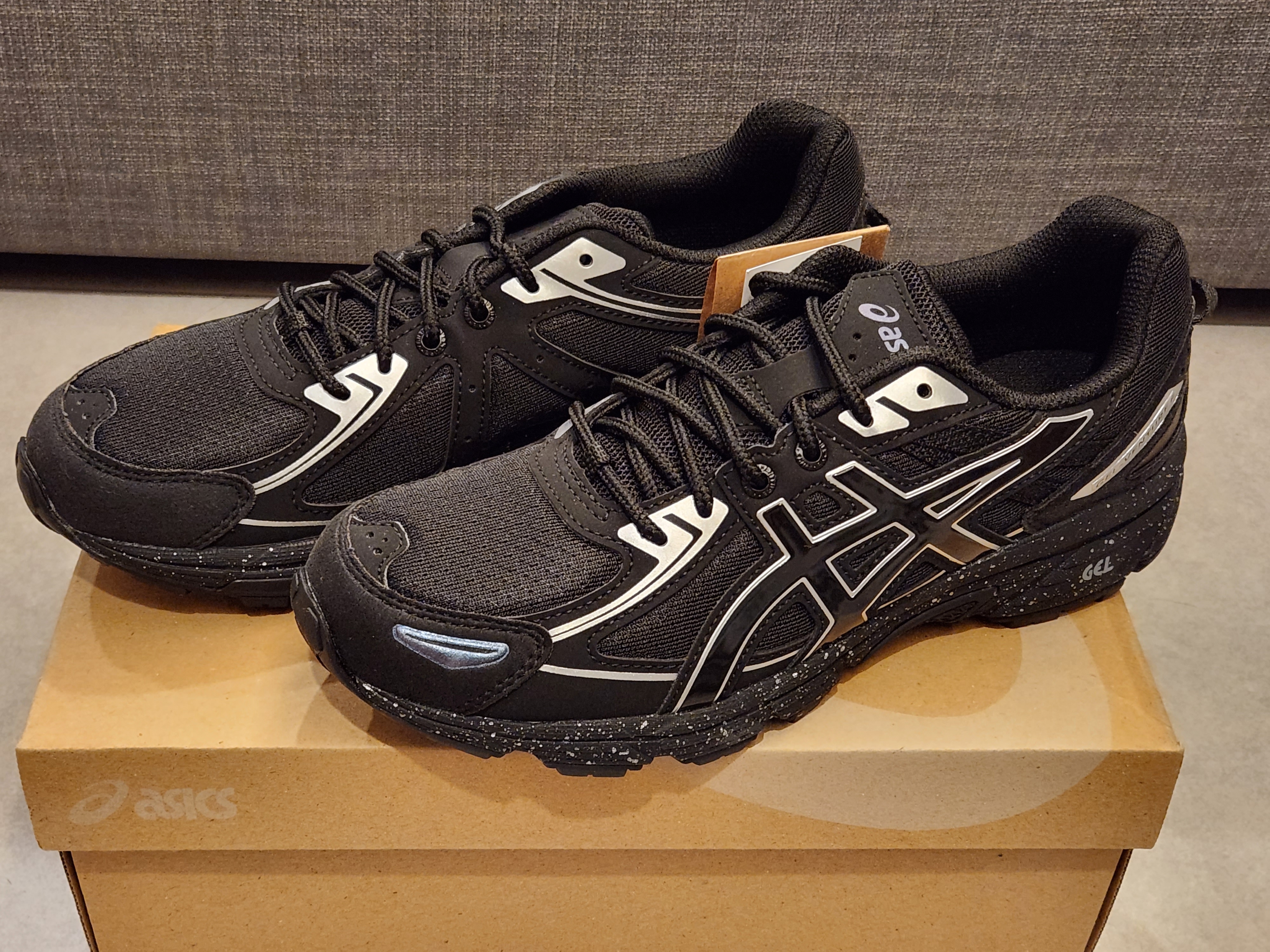 Asics Gel-Venture 6 Trail Black 착용 스타일