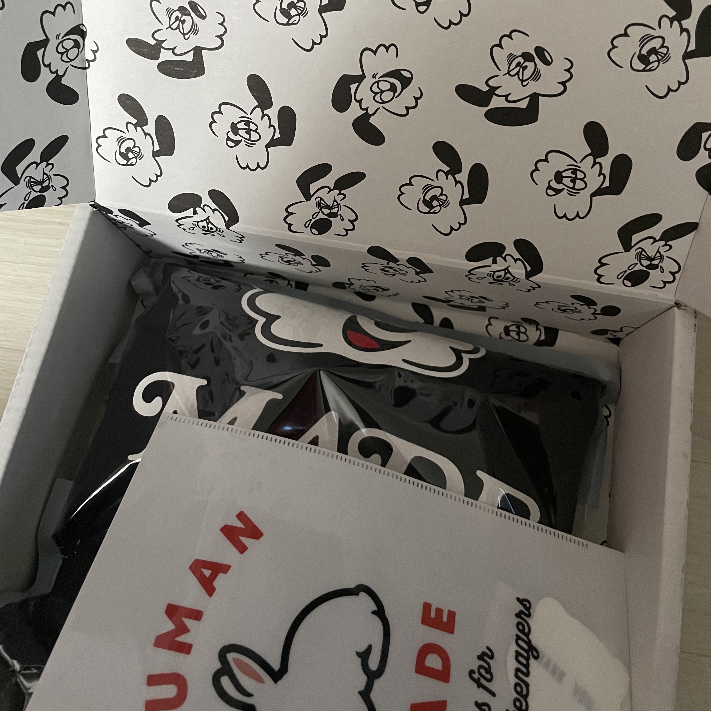 Human Made x Verdy Girls Don't Cry White Day L/S T-Shirt Black 착용 스타일