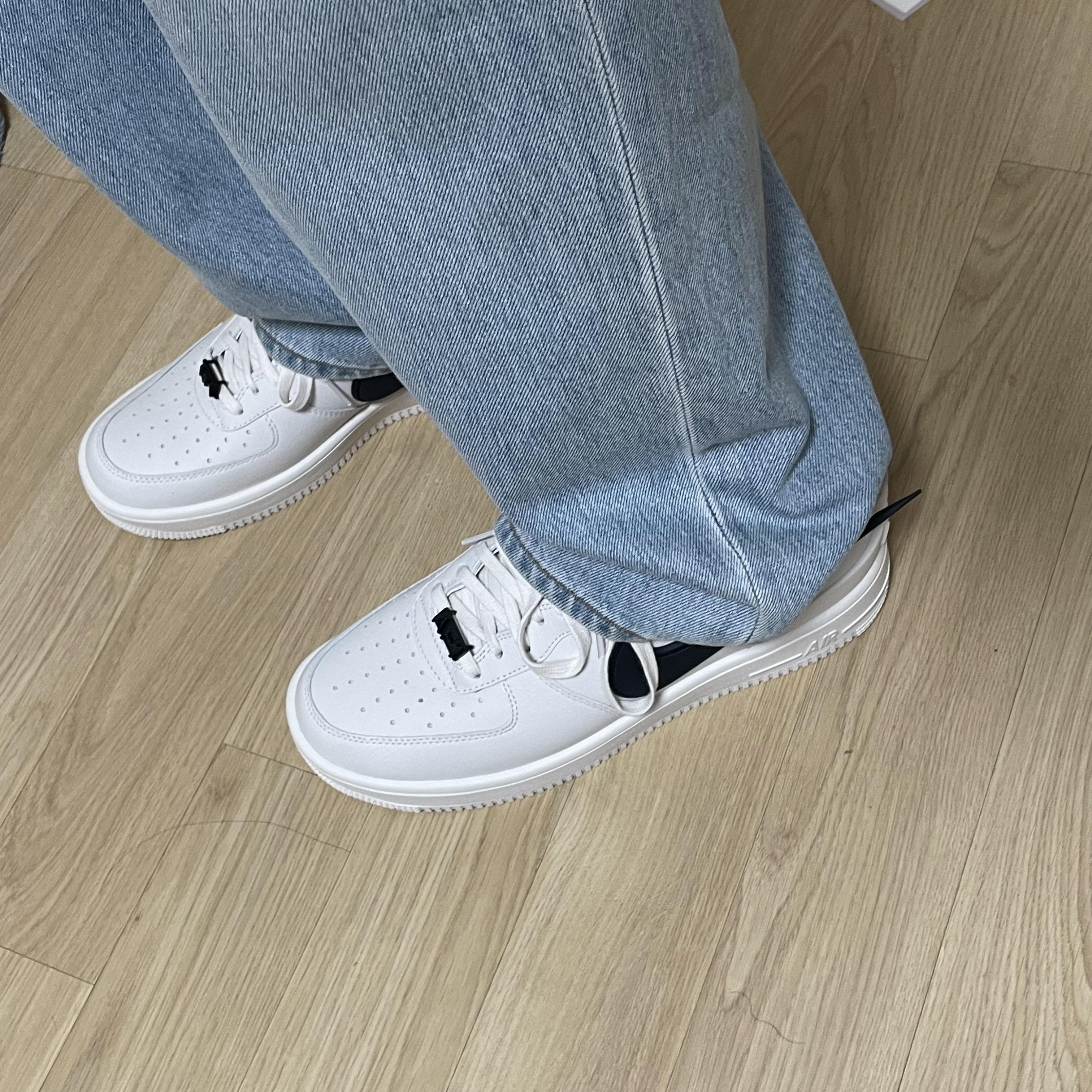 Nike x Ambush Air Force 1 Low SP Phantom 착용 스타일 - 3