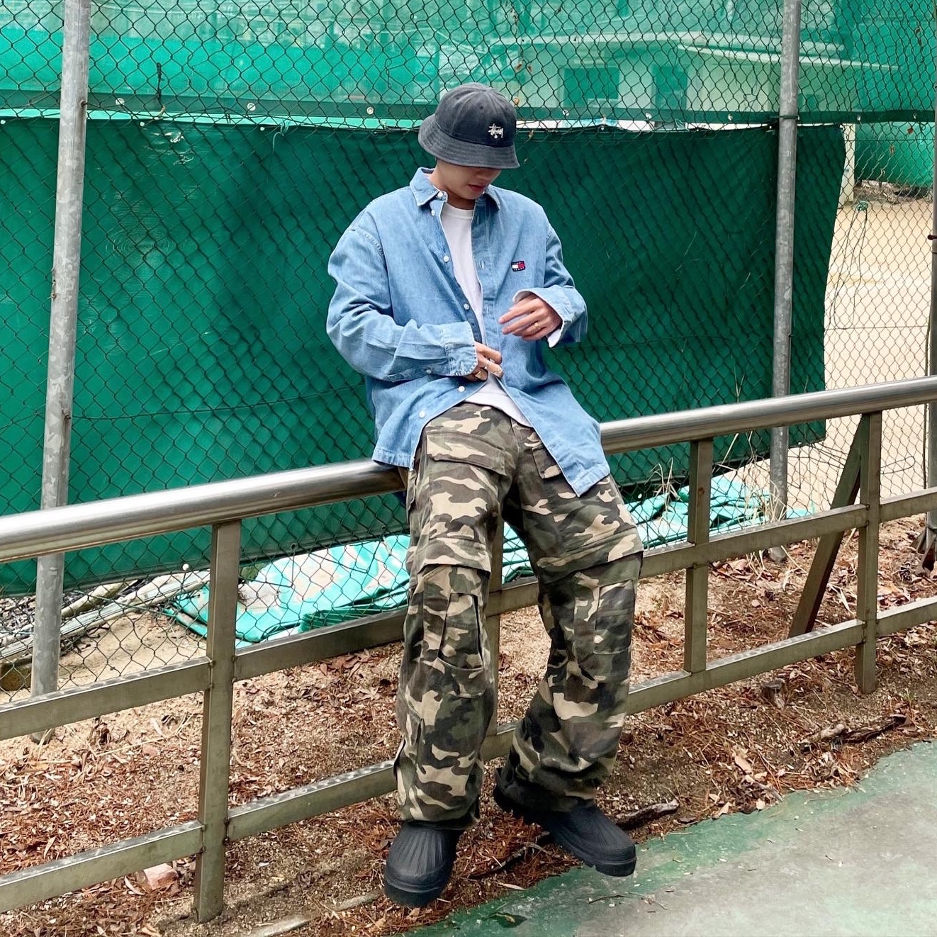 Stussy Thinsulate Canvas Bell Hat Black, Project G/R Tactical Cargo Pants Camo 착용 스타일 - 1