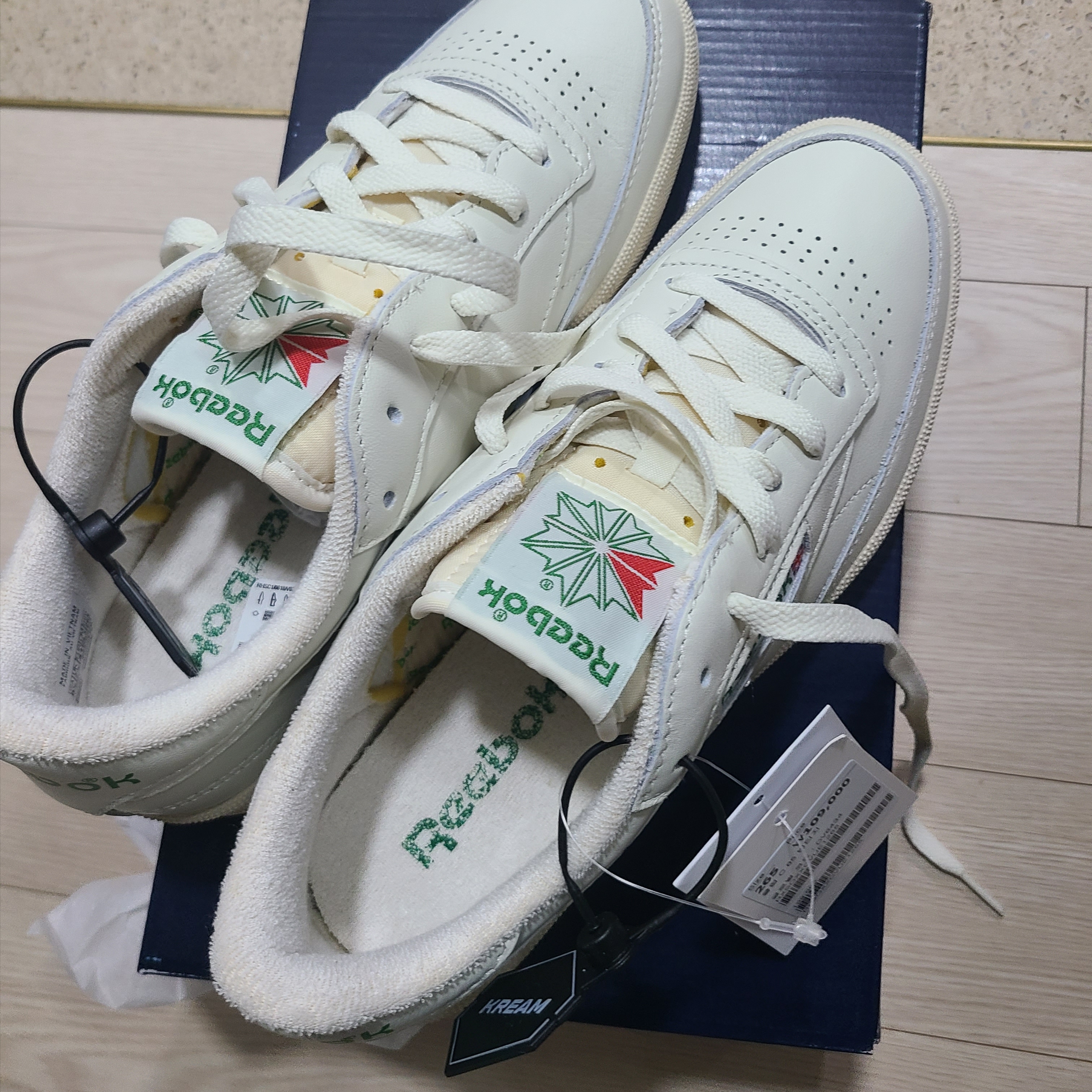 Reebok Club C 85 Vintage Chalk Green 착용 스타일