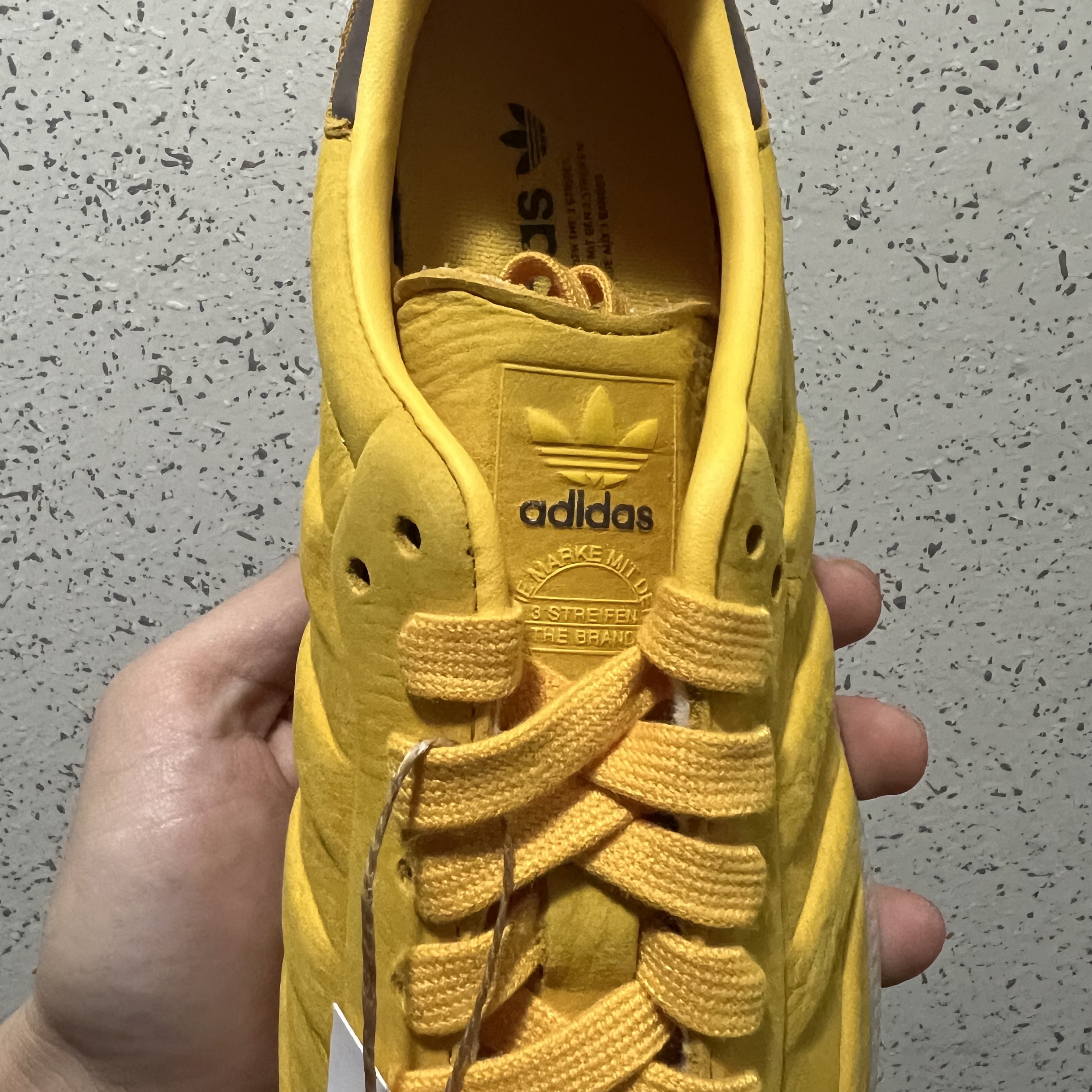 Adidas Samba Bold Gold 착용 스타일 - 4