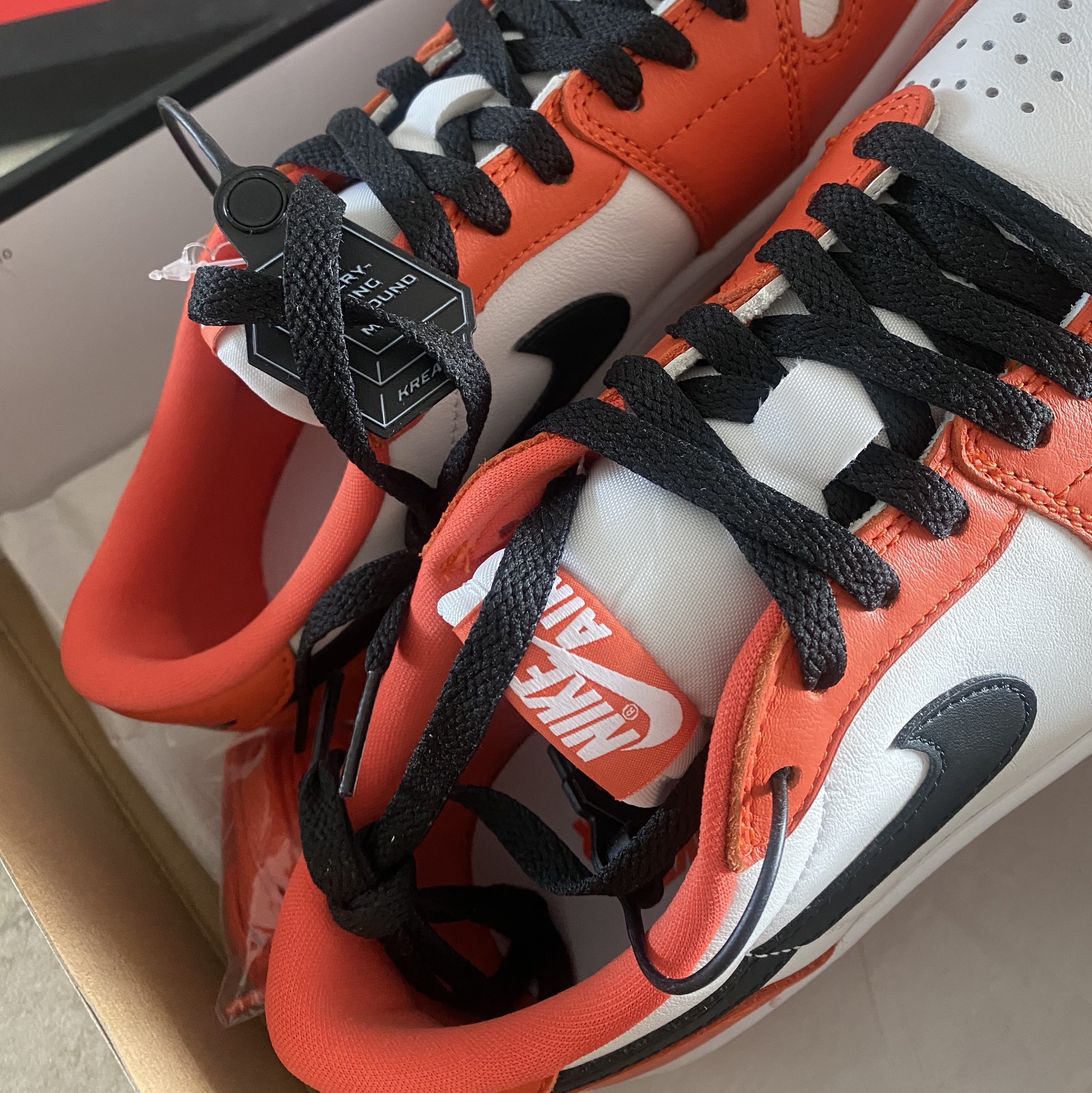 Jordan 1 Low OG Starfish 착용 스타일 - 2